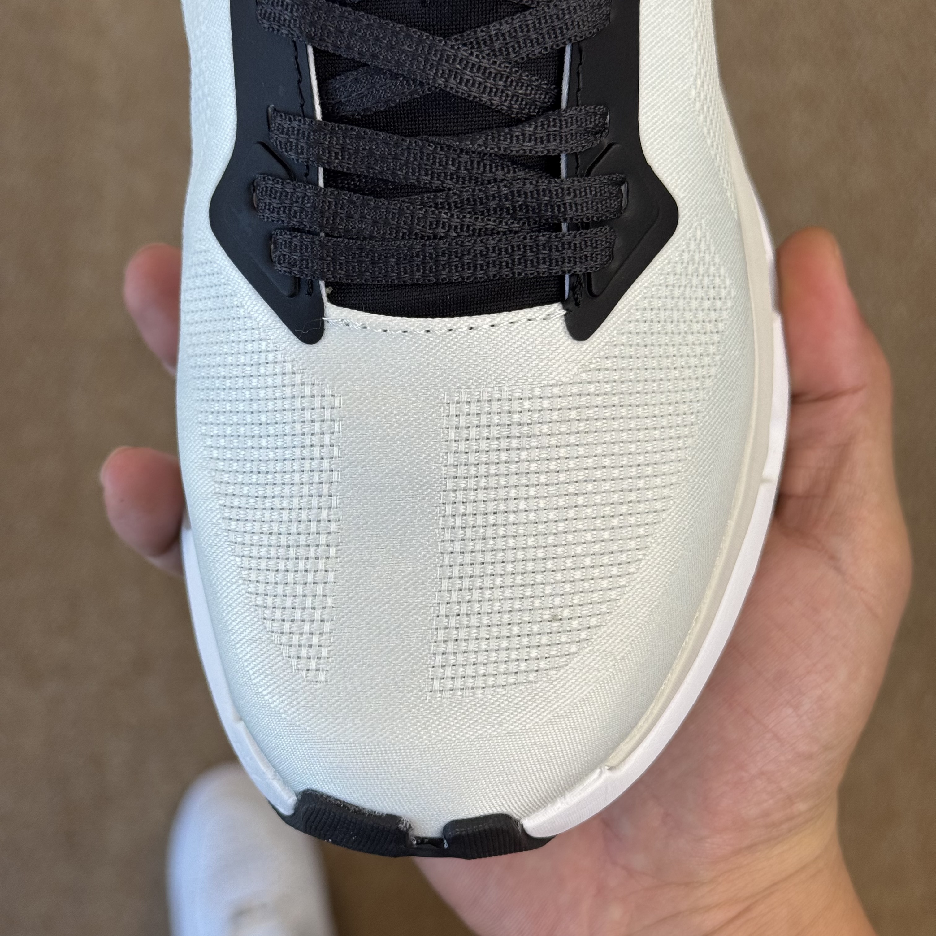 0n昂跑 Cloudzone 低筒 时尚舒适防滑耐磨  波鞋 跑步鞋 女款 男款 白黑色B0 3MF10081926