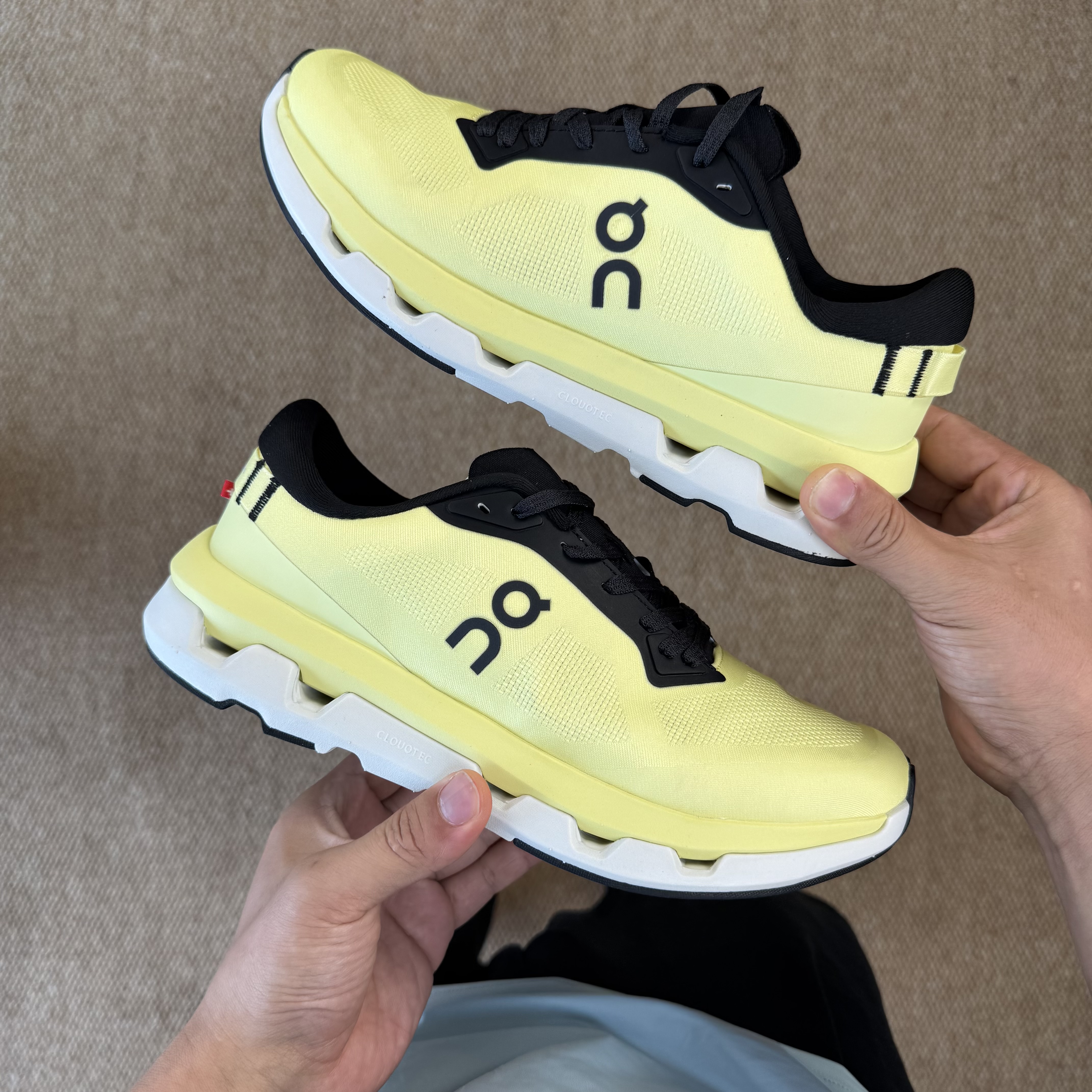 0n昂跑 Cloudzone 低筒 时尚舒适防滑耐磨  波鞋 跑步鞋 女款 男款 黄色B0 3MF10080137
