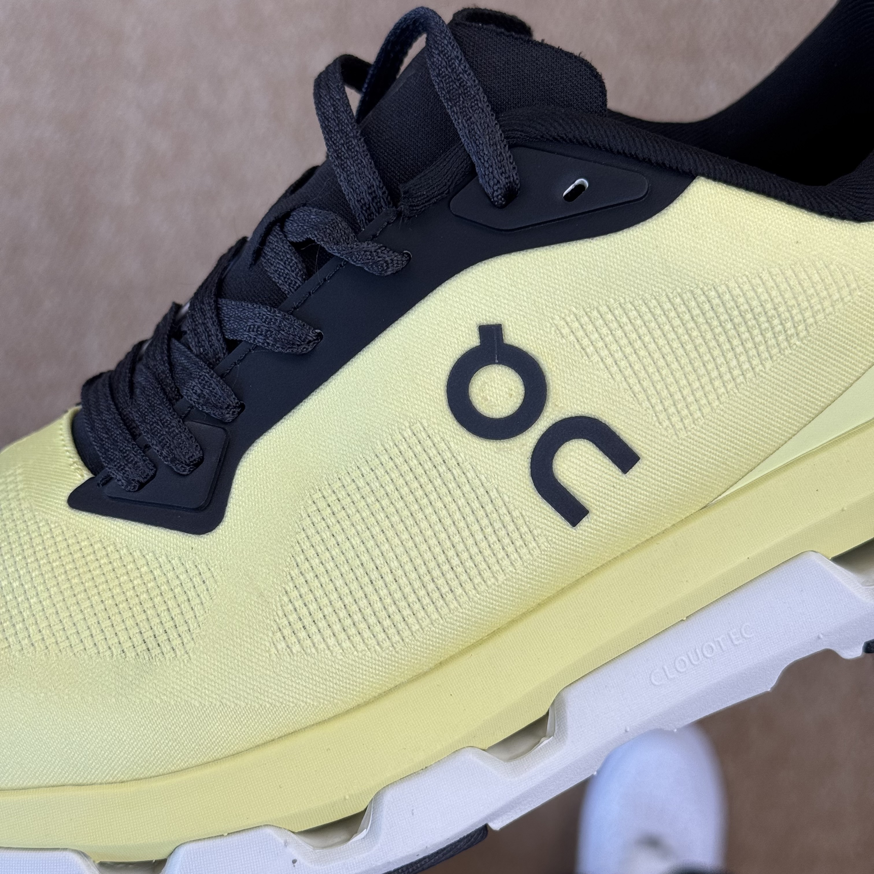 0n昂跑 Cloudzone 低筒 时尚舒适防滑耐磨  波鞋 跑步鞋 女款 男款 黄色B0 3MF10080137