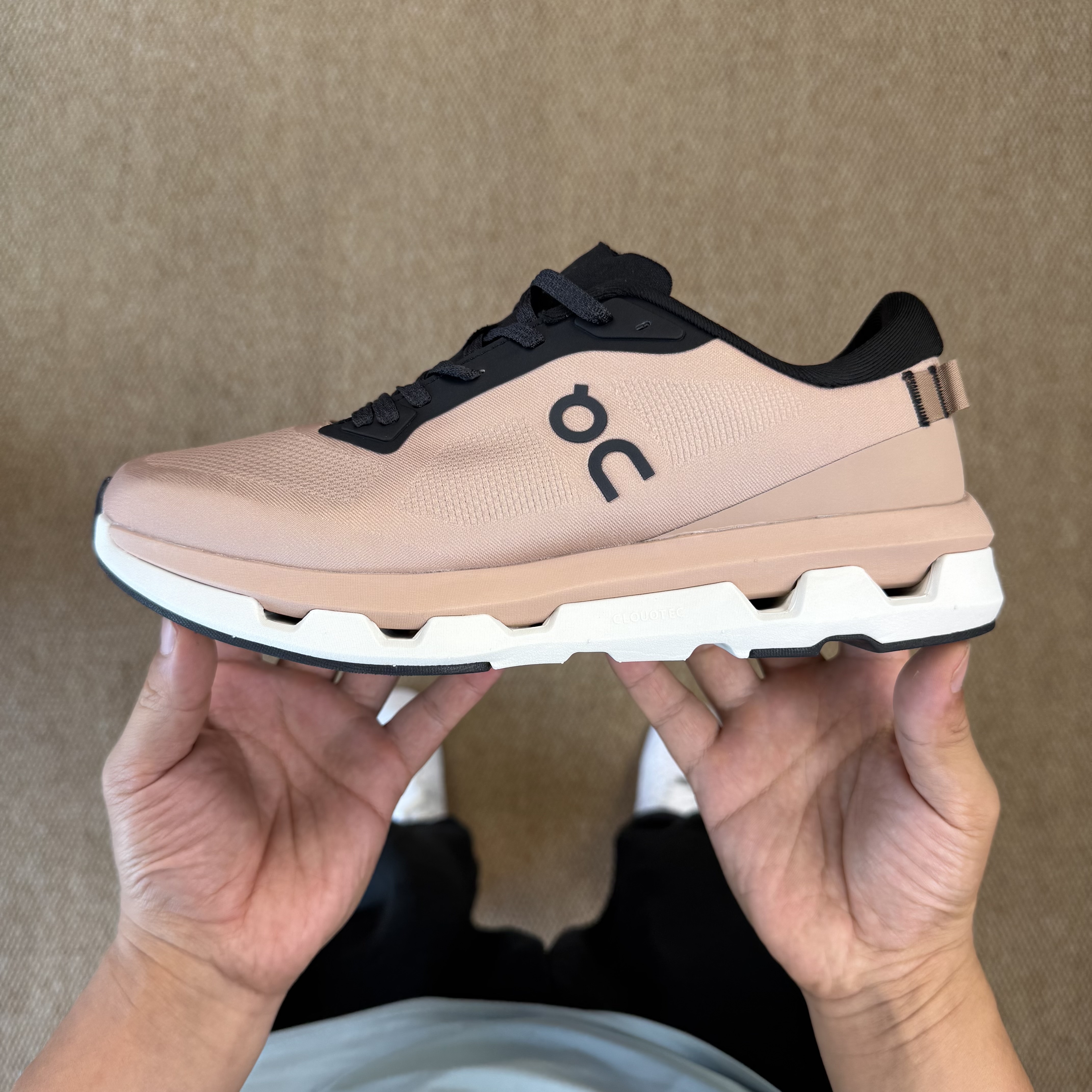 0n昂跑 Cloudzone 低筒 时尚舒适防滑耐磨  波鞋 跑步鞋 女款 男款 棕色B0 3WF10073296