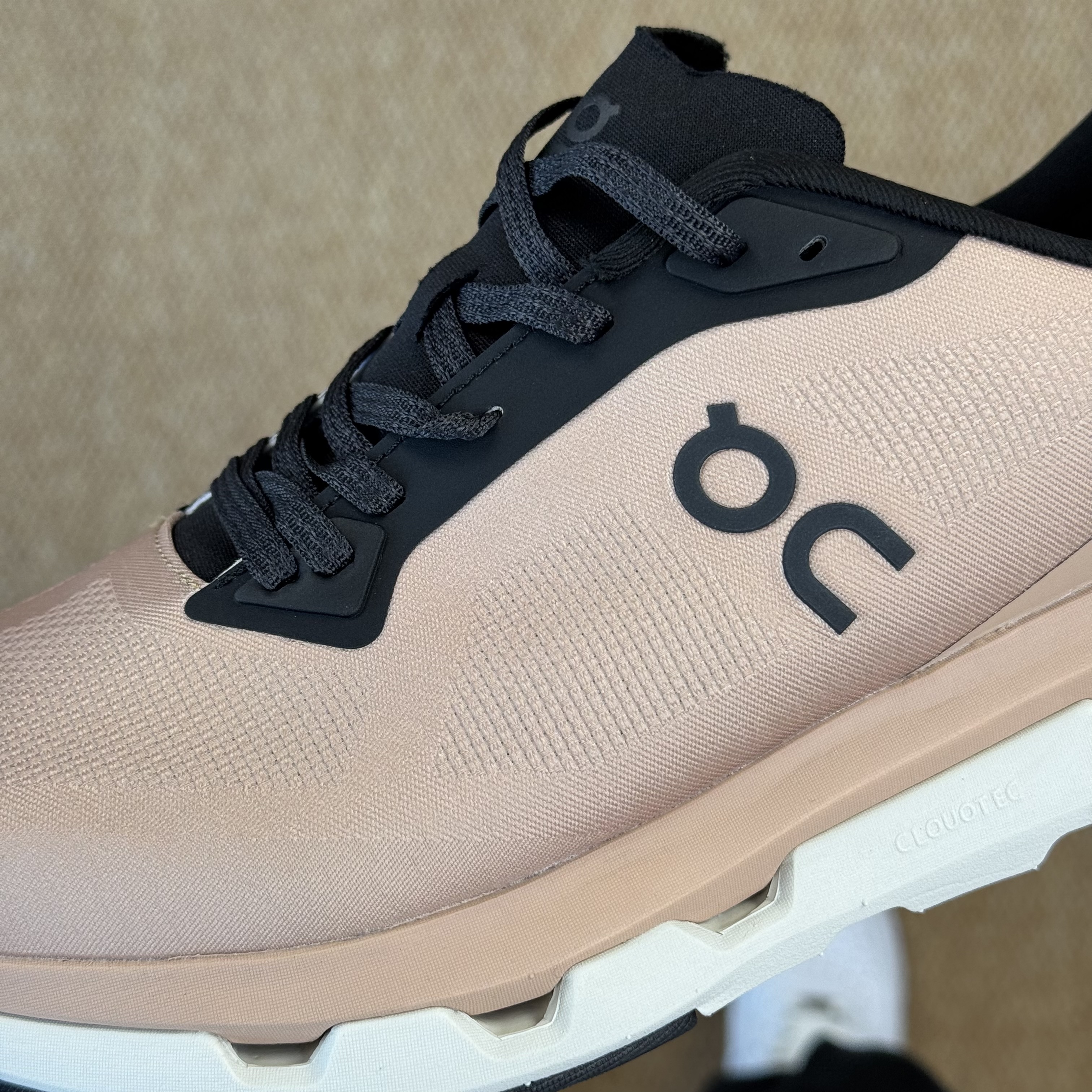 0n昂跑 Cloudzone 低筒 时尚舒适防滑耐磨  波鞋 跑步鞋 女款 男款 棕色B0 3WF10073296