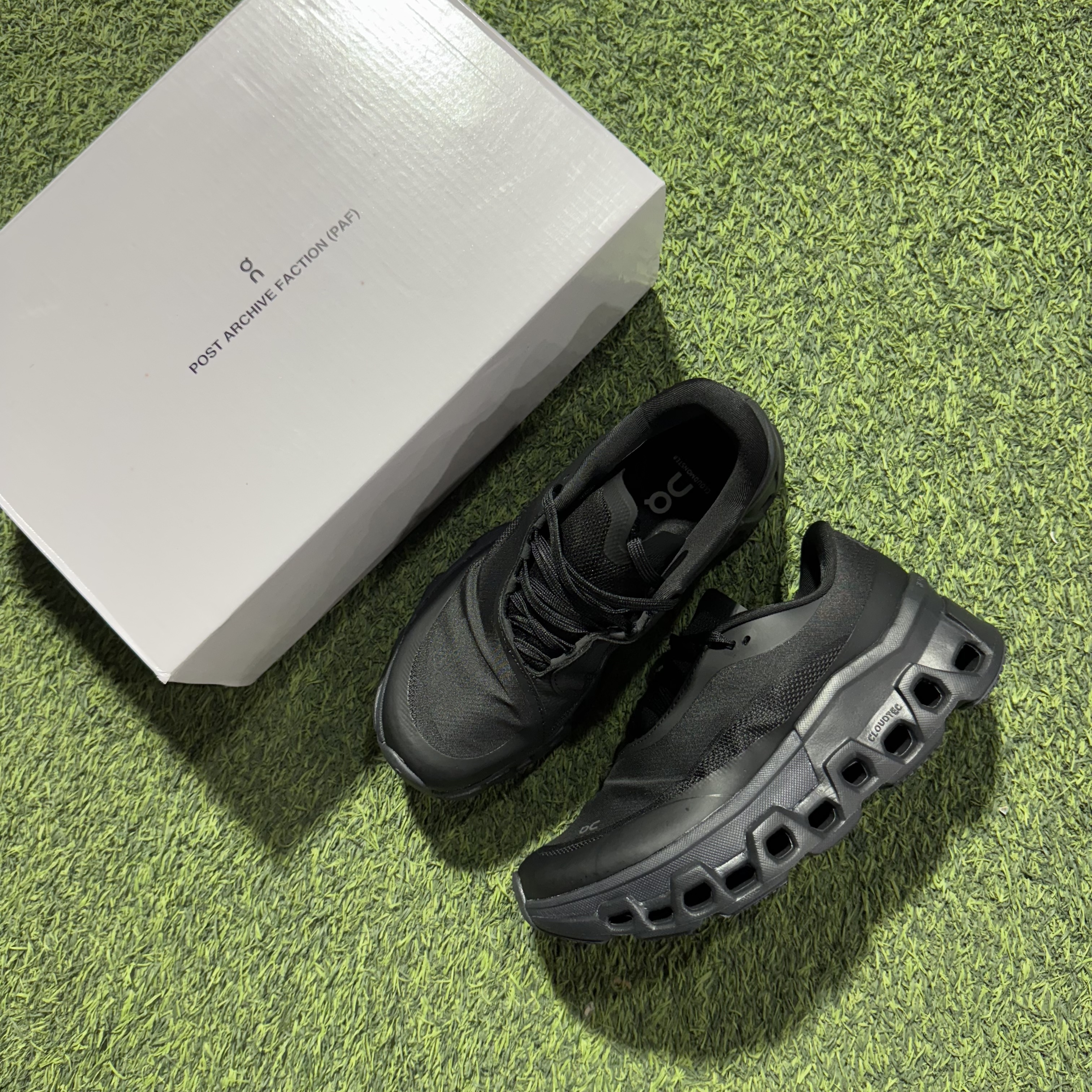 POST ARCHIVE FACTION (PAF)x On昂跑 Cloudmonster 2 CURRENT FORM 1.0  低筒 时尚舒适防滑耐磨  波鞋 跑步鞋 女款 男款 黑色 3WE10350761