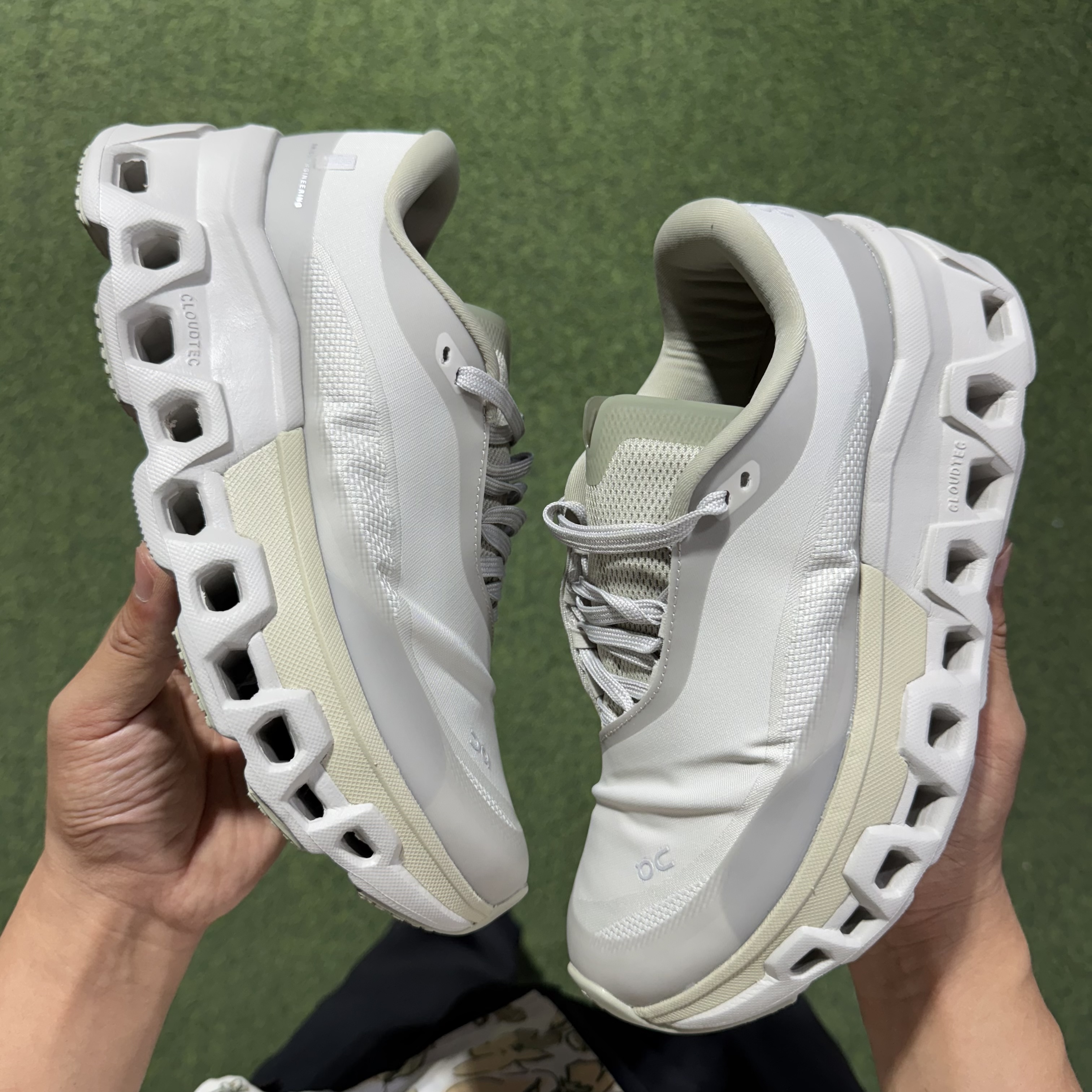 POST ARCHIVE FACTION (PAF)x On昂跑 Cloudmonster 2 CURRENT FORM 1.0  低筒 时尚舒适防滑耐磨  波鞋 跑步鞋 女款 男款 米白色B0 3ME10331954