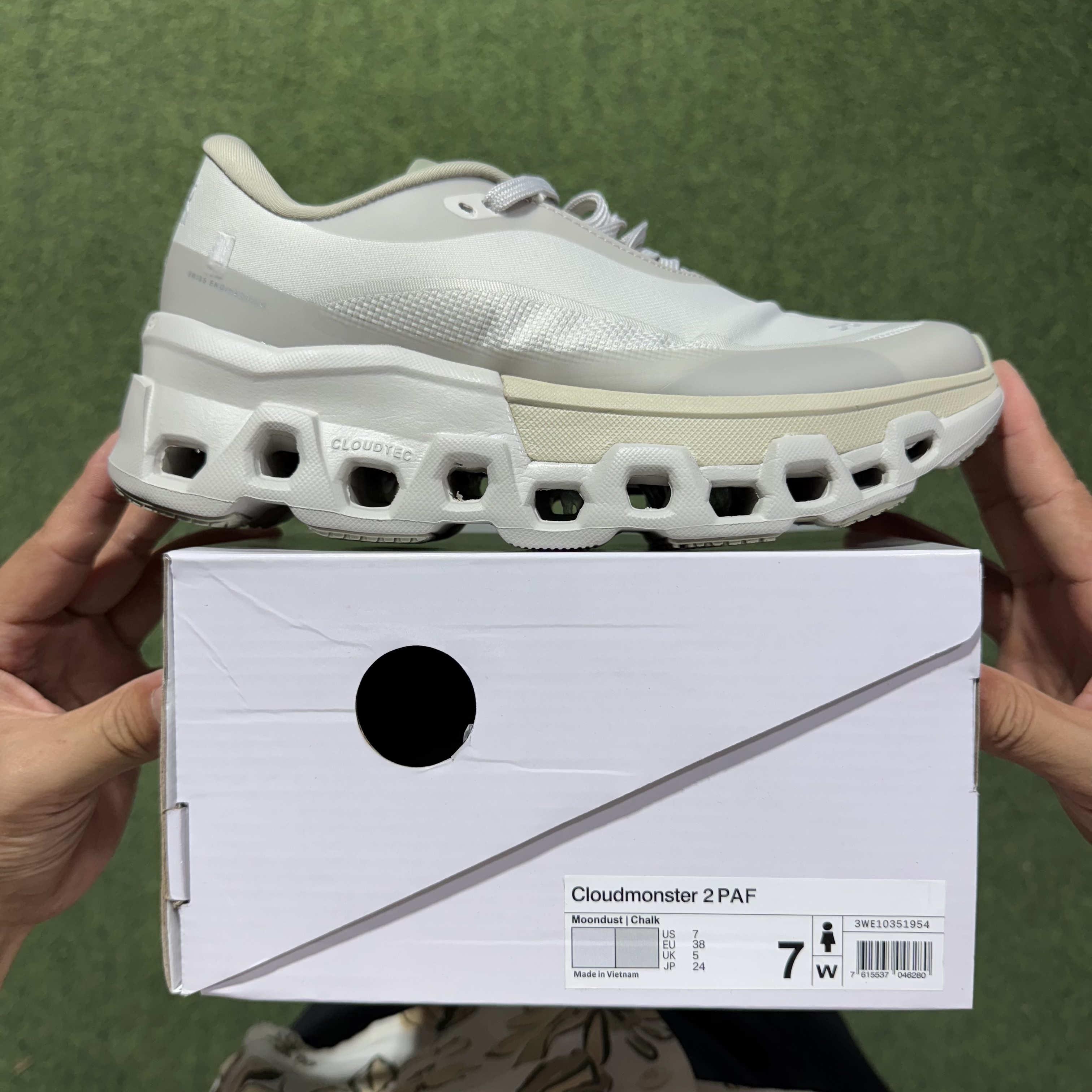 POST ARCHIVE FACTION (PAF)x On昂跑 Cloudmonster 2 CURRENT FORM 1.0  低筒 时尚舒适防滑耐磨  波鞋 跑步鞋 女款 男款 米白色B0 3ME10331954