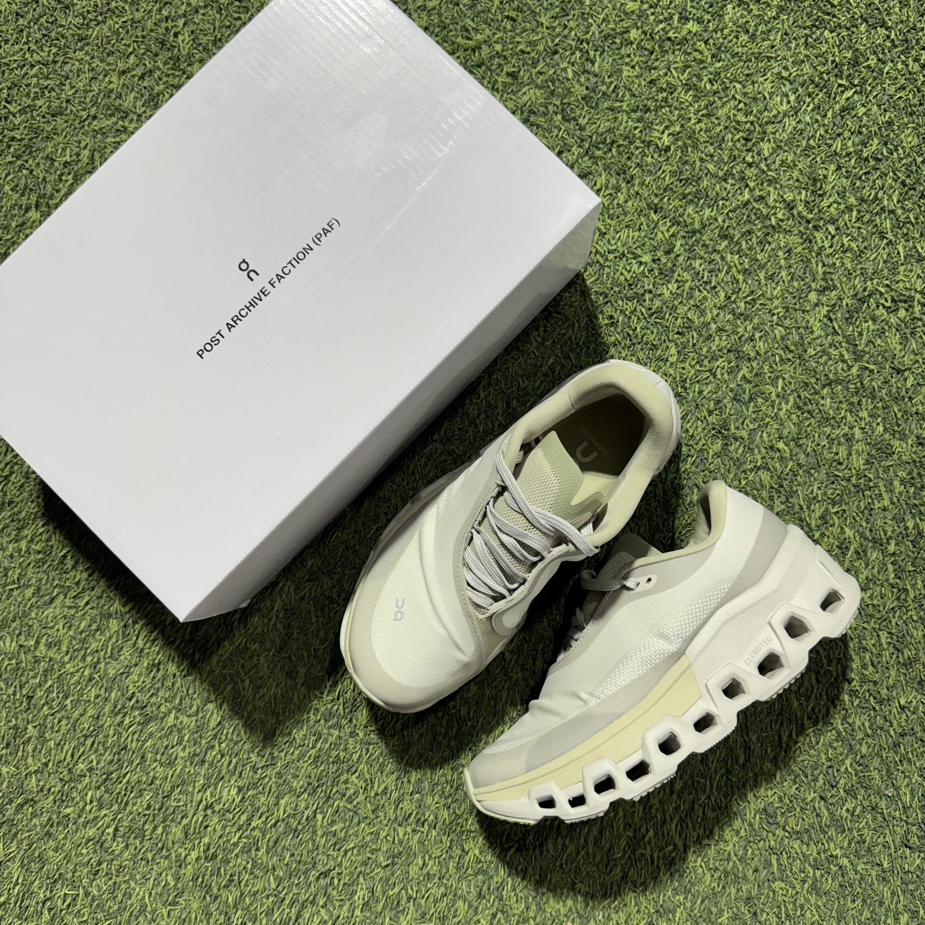 POST ARCHIVE FACTION (PAF)x On昂跑 Cloudmonster 2 CURRENT FORM 1.0  低筒 时尚舒适防滑耐磨  波鞋 跑步鞋 女款 男款 米白色B0 3ME10331954
