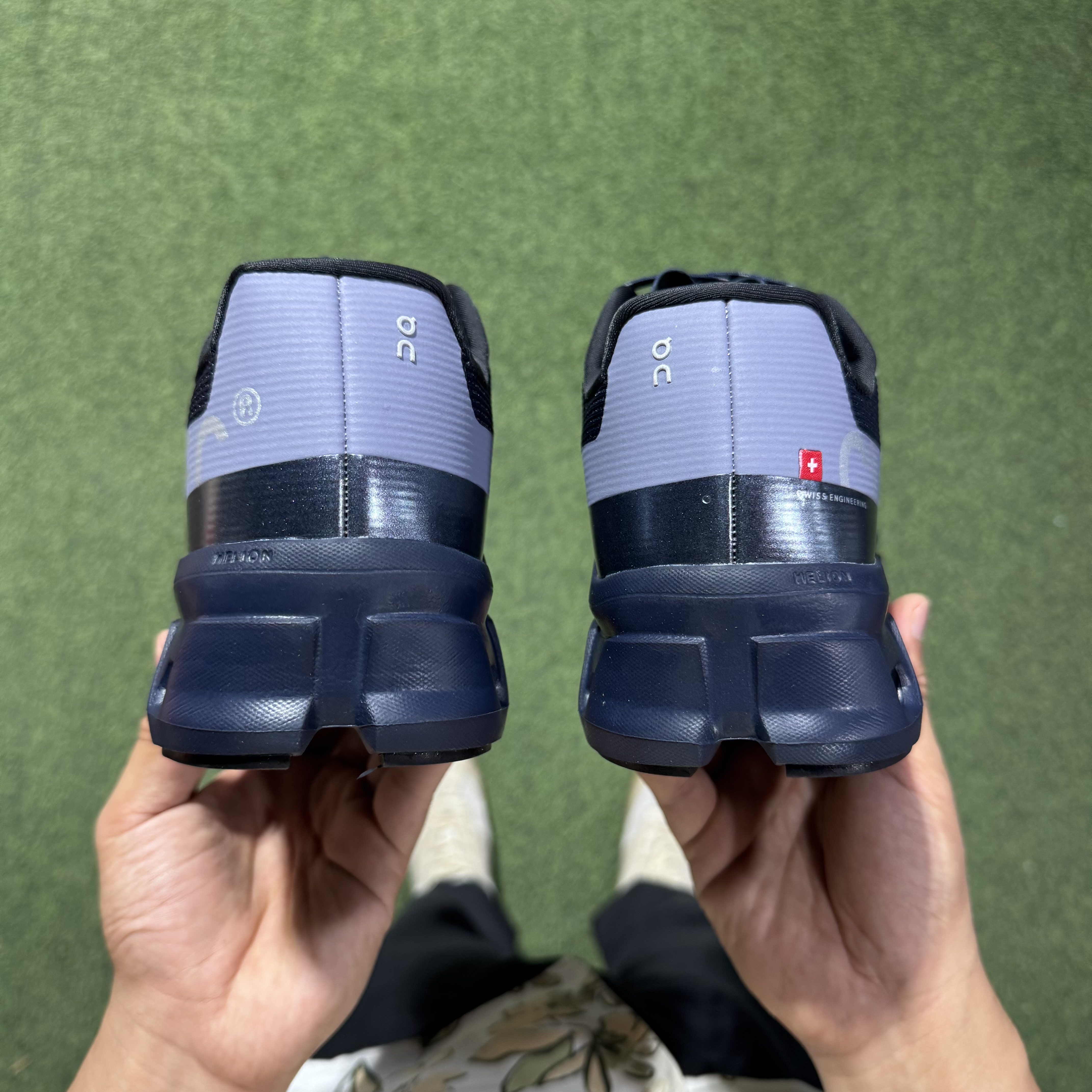   On昂跑 ATMOS Cloudmonster Void atmos 1 M 低筒 时尚舒适防滑耐磨  波鞋 跑步鞋 女款男款  蓝黑  3MF11044208