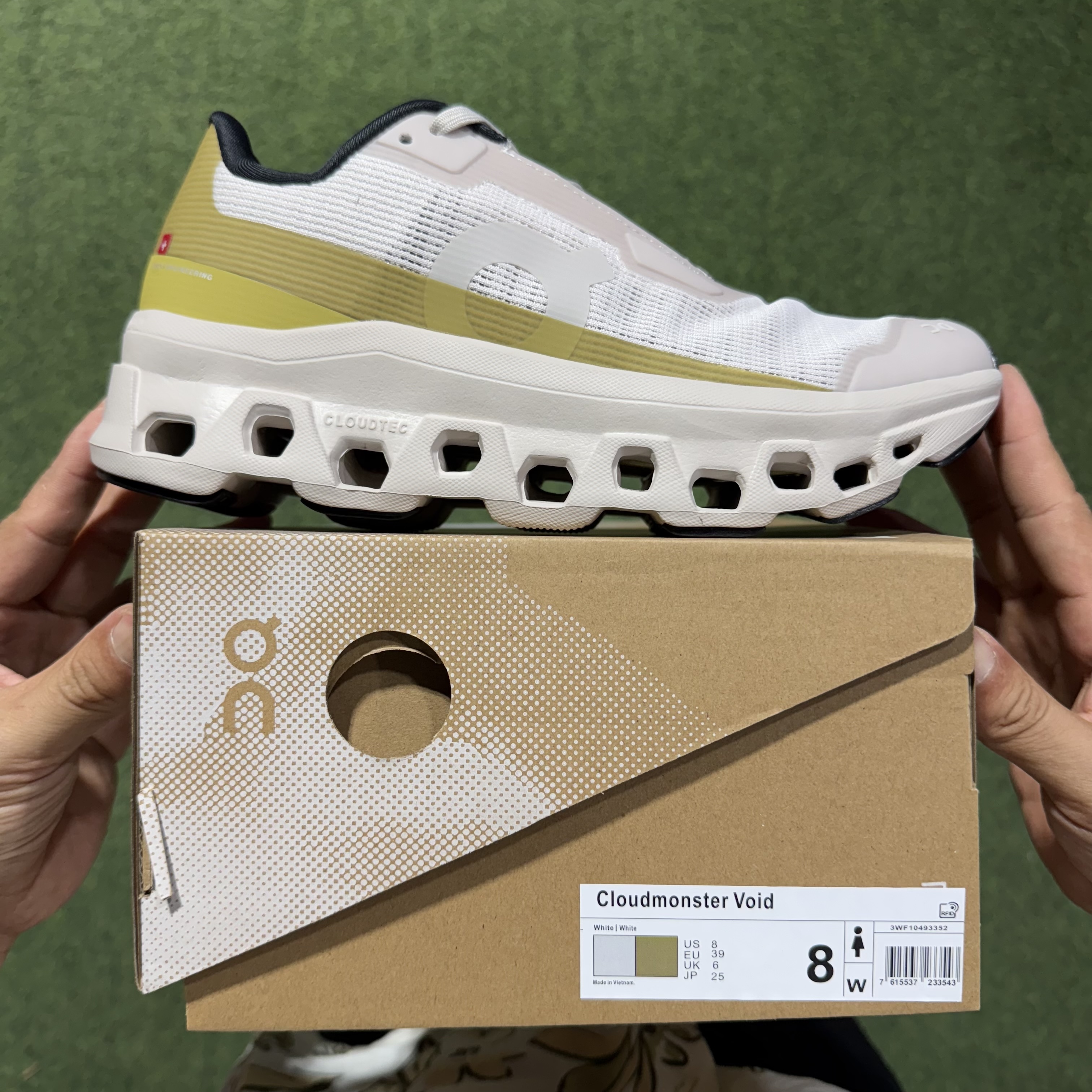 On昂跑  Cloudmonster Void atmos 1 M 低筒 时尚舒适防滑耐磨  波鞋 跑步鞋 女款男款  米绿色 3MF10673352