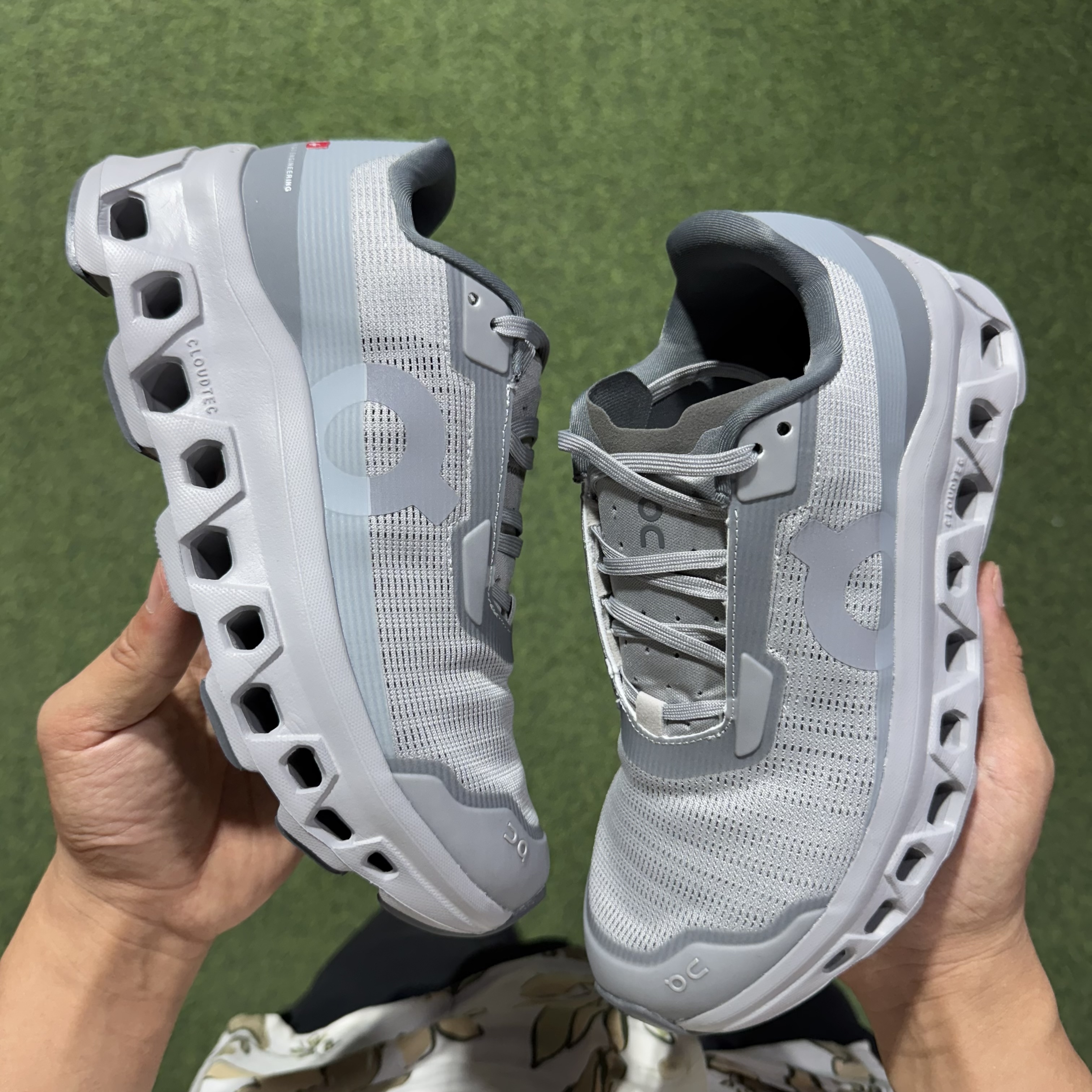 On昂跑 ATMOS Cloudmonster Void atmos 1 M 低筒 时尚舒适防滑耐磨  波鞋 跑步鞋 女款男款  灰色 3MF10671014