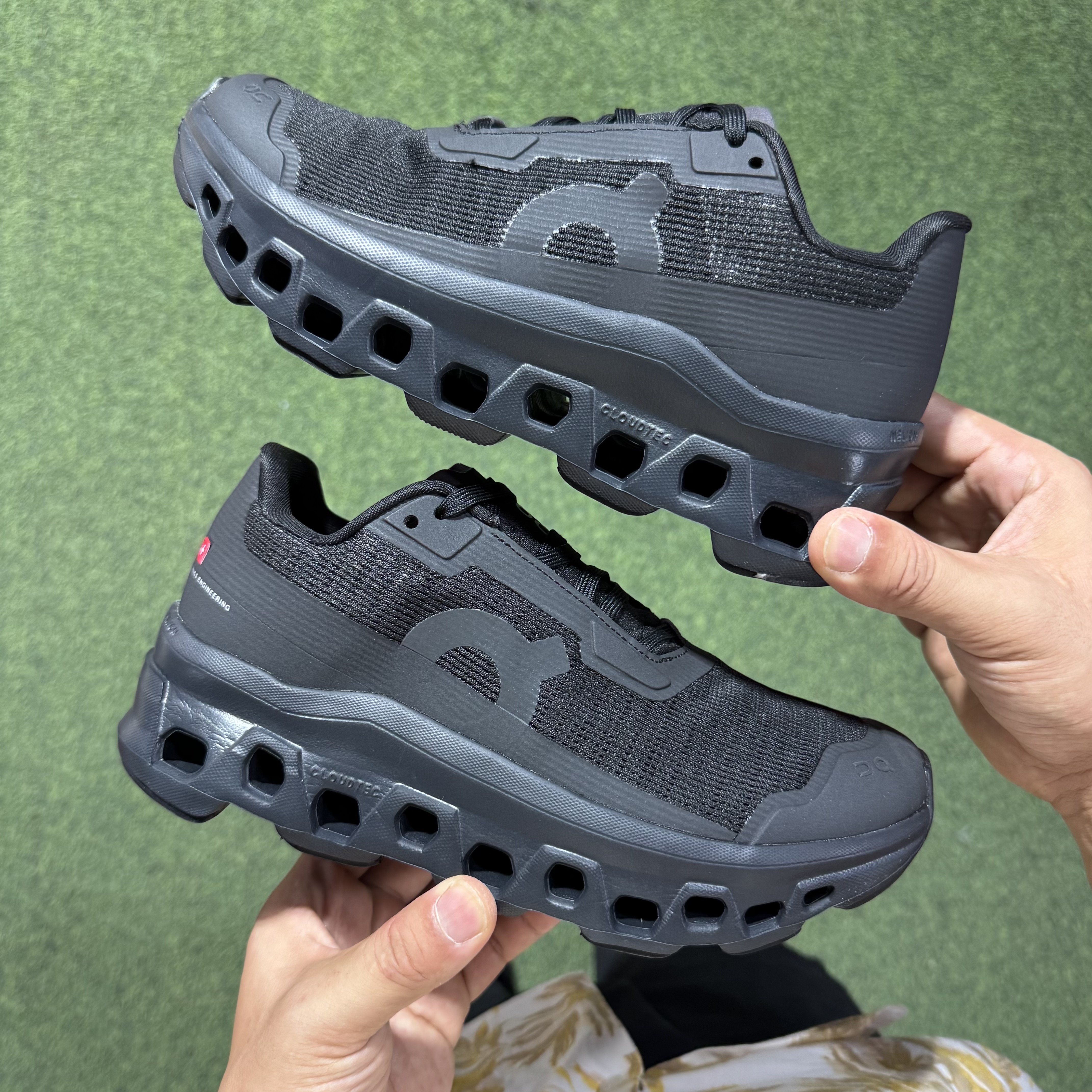 On昂跑 Cloudmonster Void atmos 1 M 低筒 时尚舒适防滑耐磨  波鞋 跑步鞋 女款男款  黑武士 3MD11770485