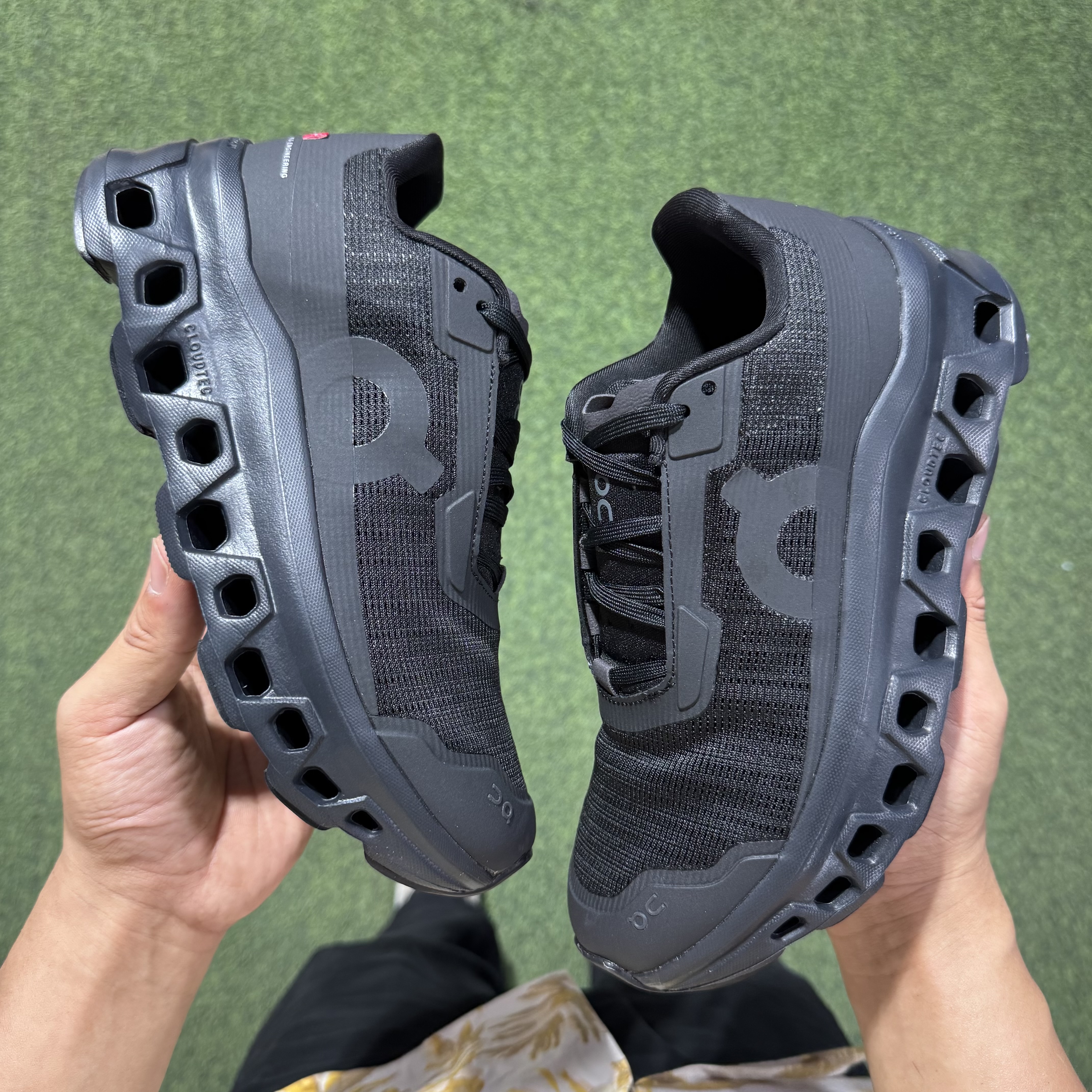 On昂跑 Cloudmonster Void atmos 1 M 低筒 时尚舒适防滑耐磨  波鞋 跑步鞋 女款男款  黑武士 3MD11770485