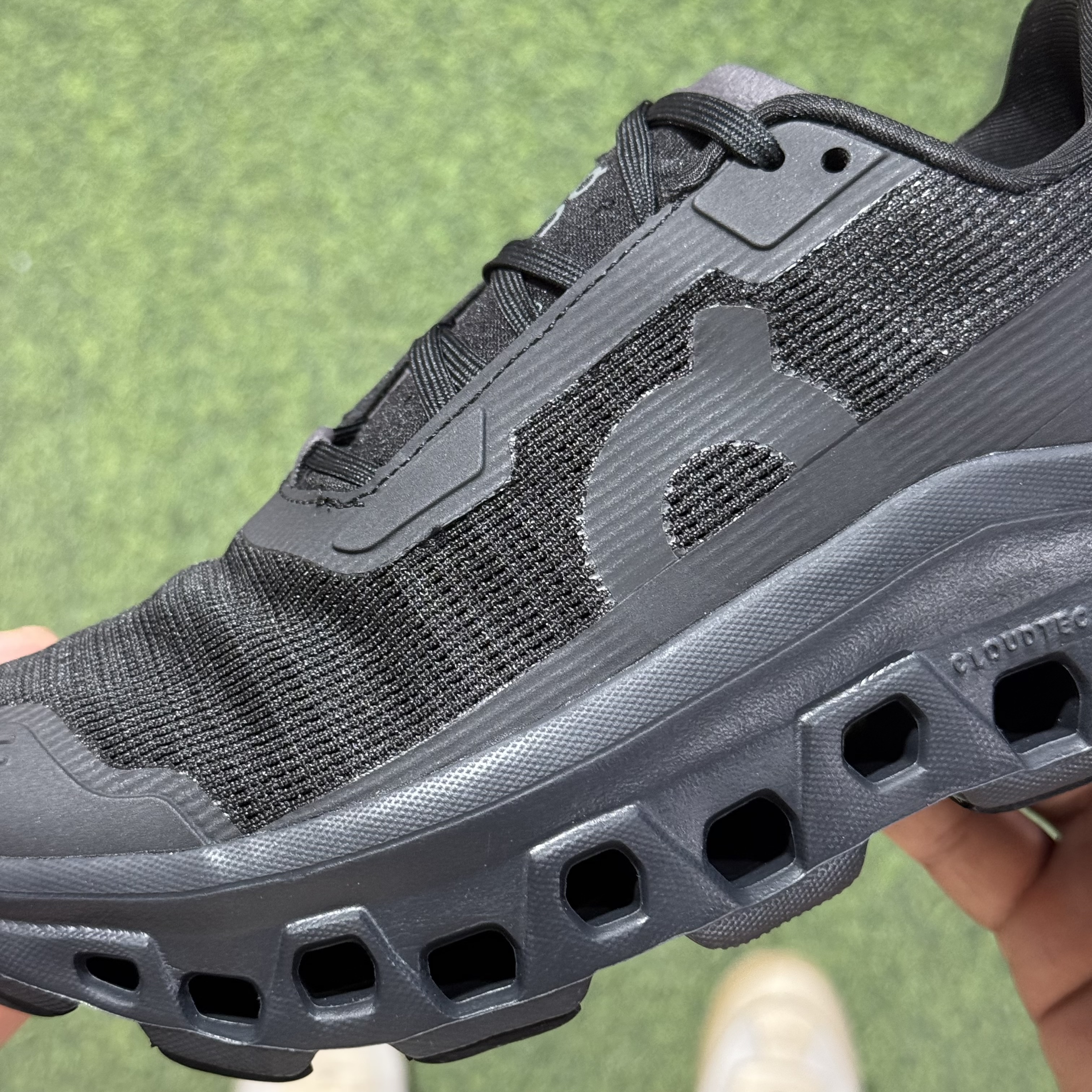 On昂跑 Cloudmonster Void atmos 1 M 低筒 时尚舒适防滑耐磨  波鞋 跑步鞋 女款男款  黑武士 3MD11770485