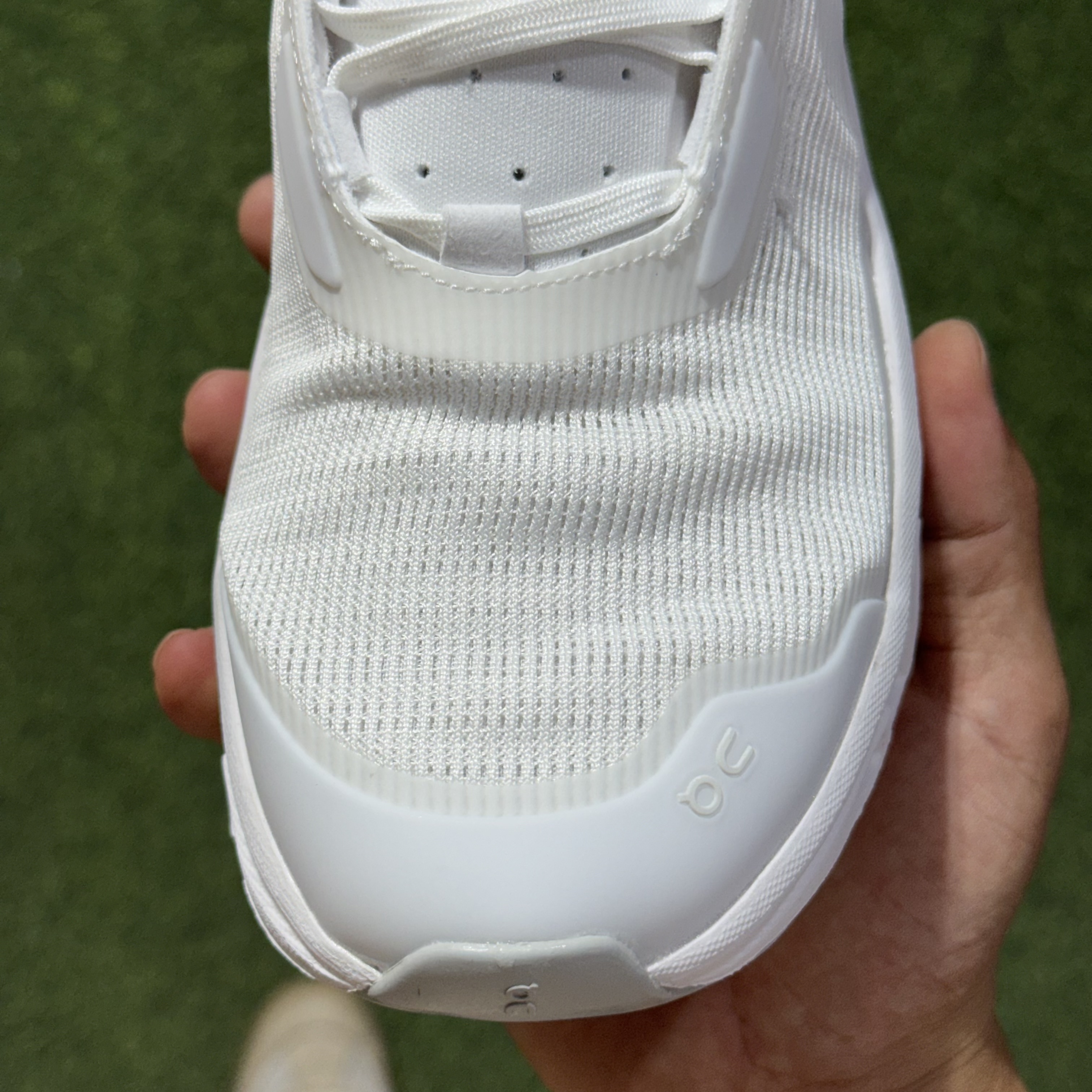 On昂跑 Cloudmonster Void atmos 1 M 低筒 时尚舒适防滑耐磨  波鞋 跑步鞋 女款男款 白色 3MF10671200