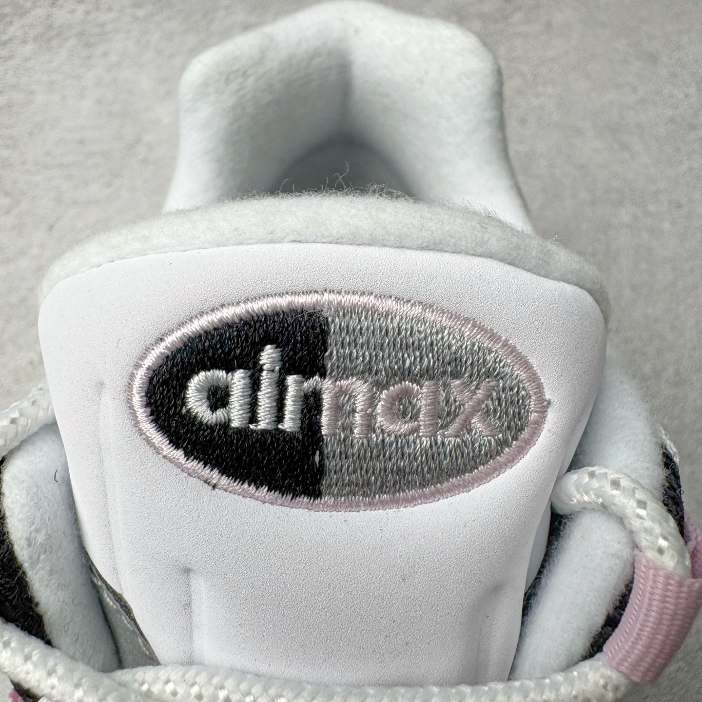 升级最终版 Corteiz Nike Air Max 95  低筒 网布防滑 运动鞋 休闲鞋 球鞋 男鞋 波鞋 灰粉 CJ0588-001