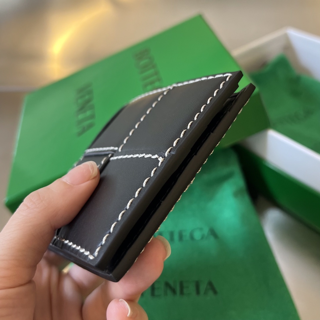 BV 葆蝶 四格 CASSETTE Intreccio编织 牛皮革 短夹 长夹 钱包 男款 黑B5 743004V39K11039 743004V39K12632
