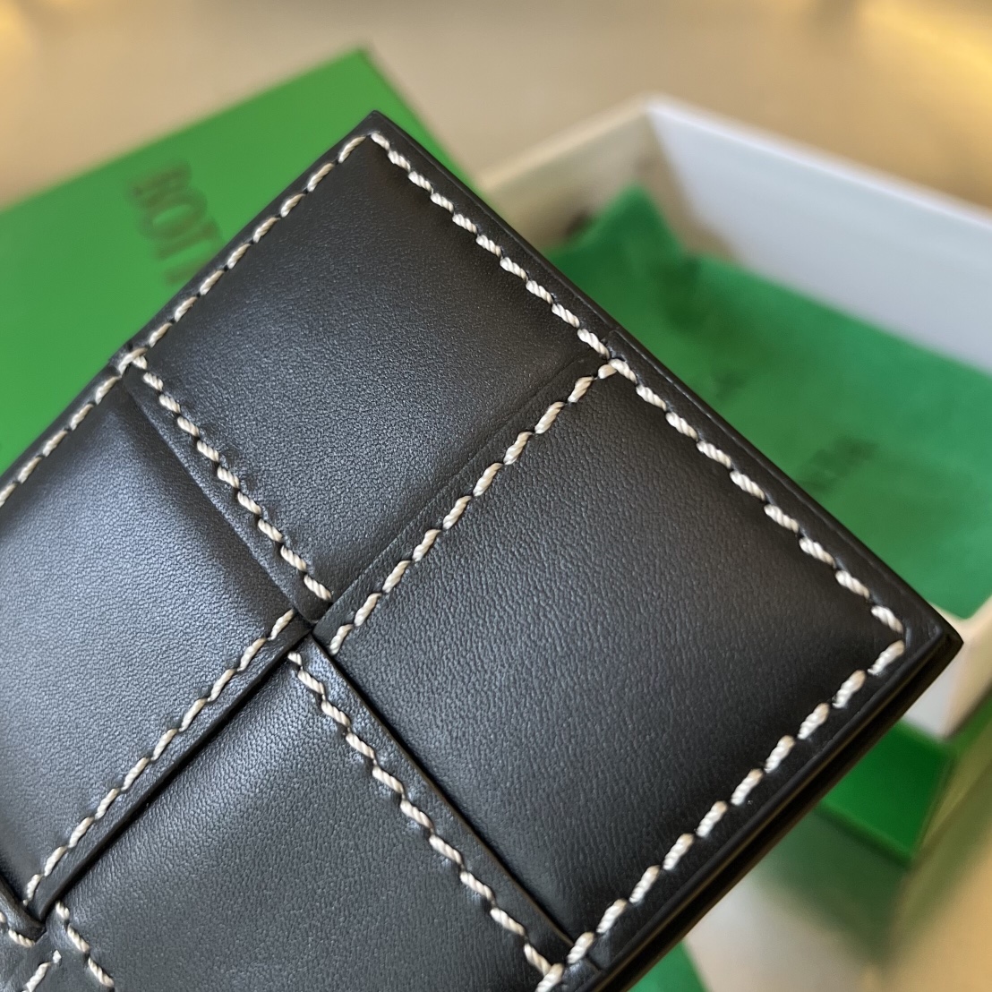 BV 葆蝶 四格 CASSETTE Intreccio编织 牛皮革 短夹 长夹 钱包 男款 黑B5 743004V39K11039 743004V39K12632