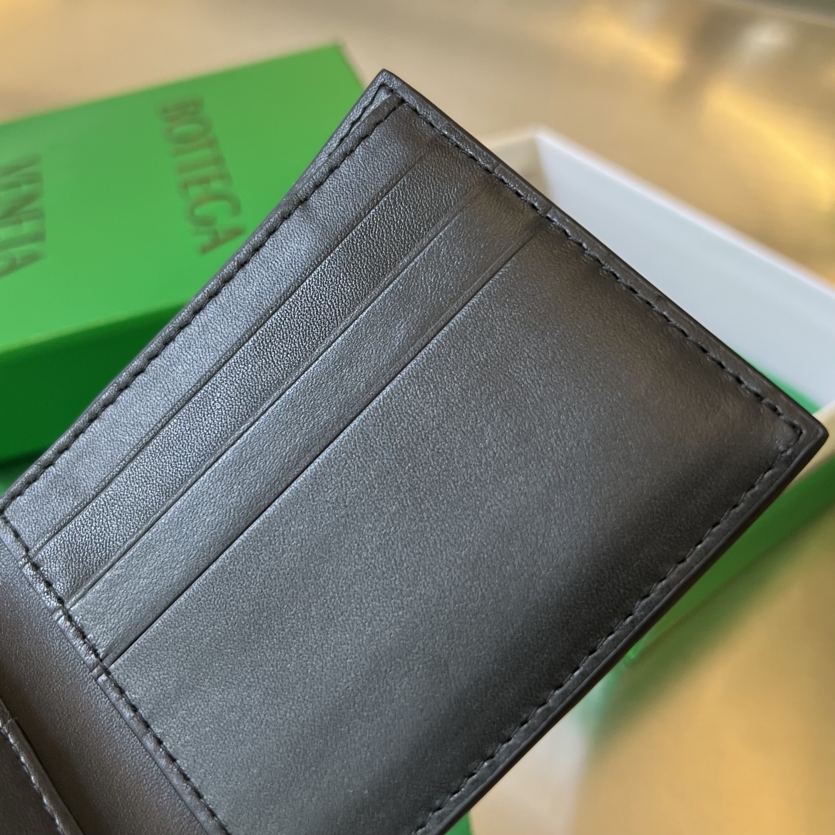 BV 葆蝶 四格 CASSETTE Intreccio编织 牛皮革 短夹 长夹 钱包 男款 黑B5 743004V39K11039 743004V39K12632