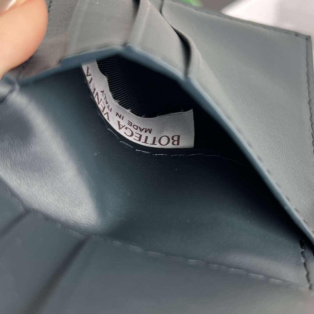 BV 葆蝶 四格 CASSETTE Intreccio编织 牛皮革 短夹 长夹 钱包 男款 黑B5 743004V39K11039 743004V39K12632