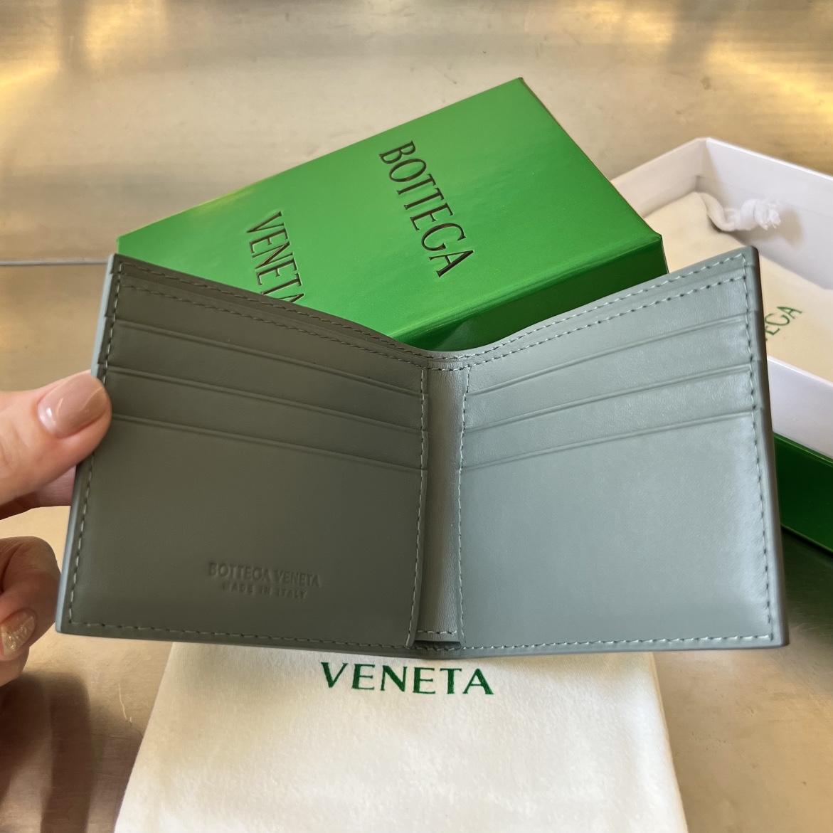 BV 葆蝶 四格 CASSETTE Intreccio编织 牛皮革 短夹 长夹 钱包 男款 黑B5 743004V39K11039 743004V39K12632