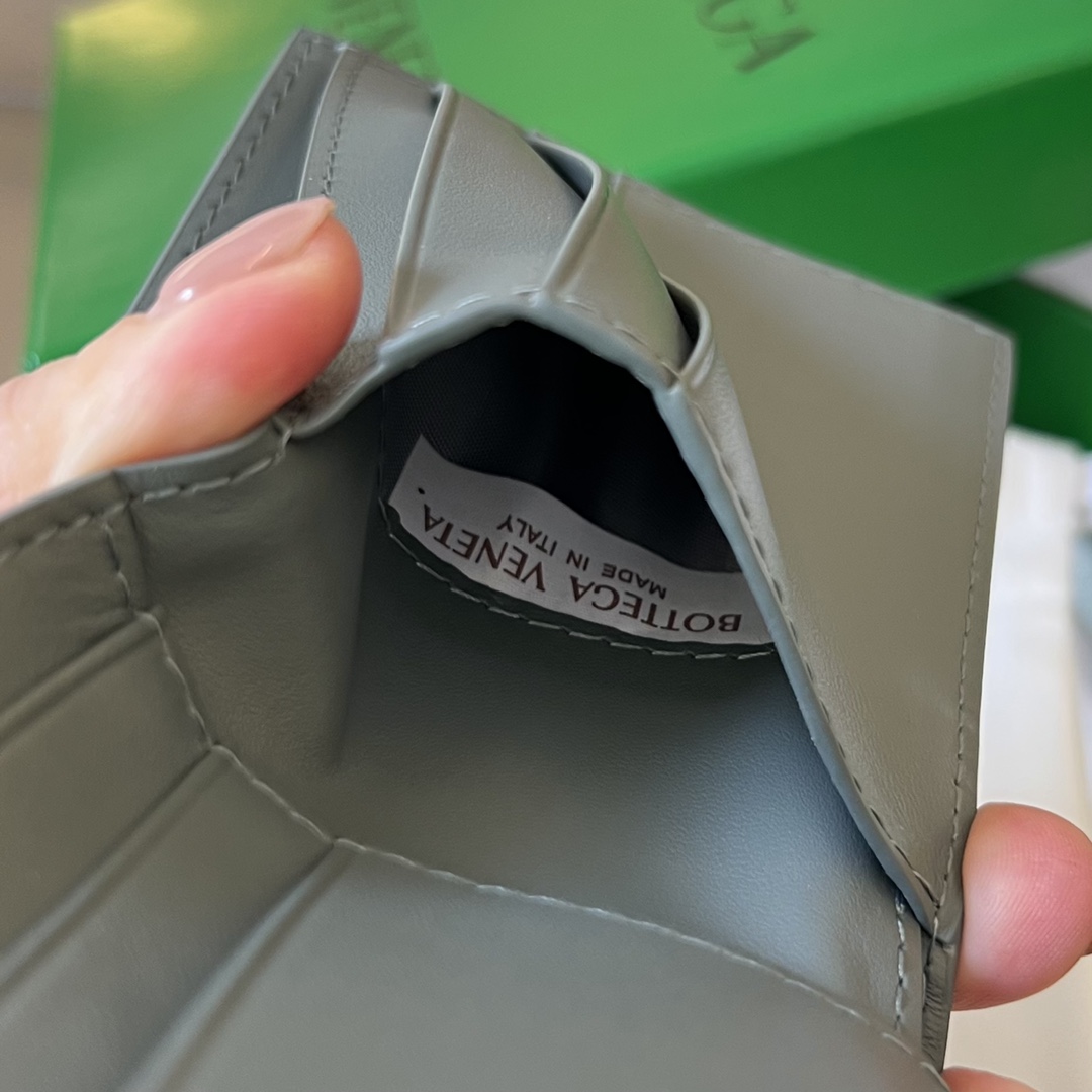 BV 葆蝶 四格 CASSETTE Intreccio编织 牛皮革 短夹 长夹 钱包 男款 黑B5 743004V39K11039 743004V39K12632