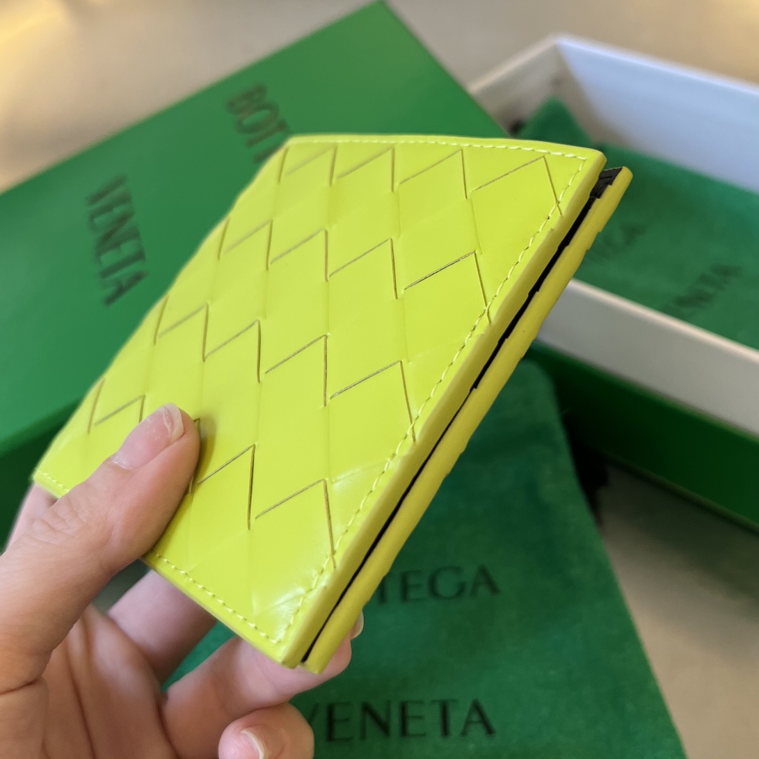 BV 葆蝶 编织双折 双面色 Intrecciato 牛皮革 短夹 长夹 钱包 男款 黄色B5 605721VCPQ63502