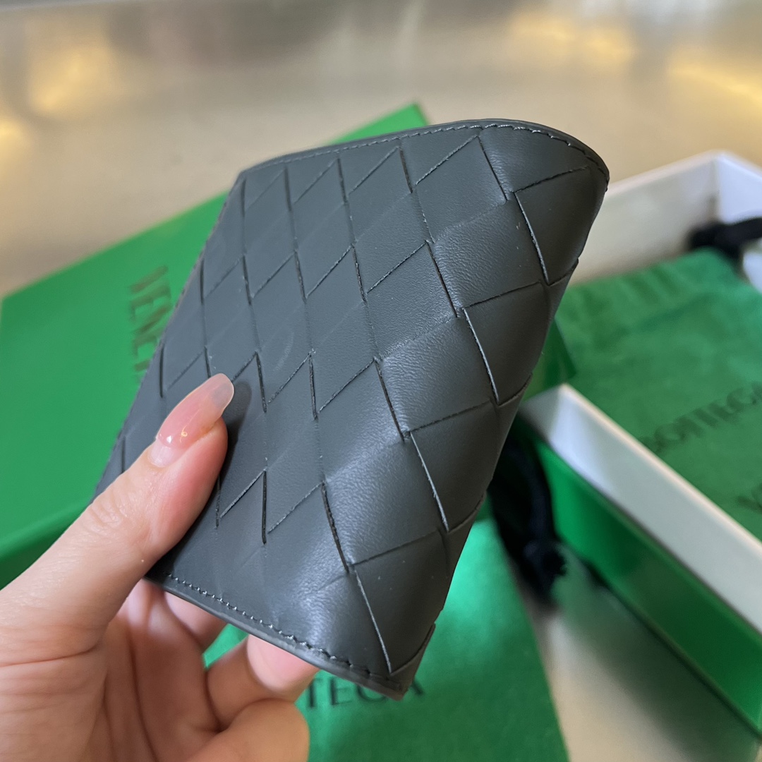 BV 葆蝶 编织双折 双面色 Intrecciato 牛皮革 短夹 长夹 钱包 男款  B5墨水瓶/淡蓝色 605721VCPQ63019