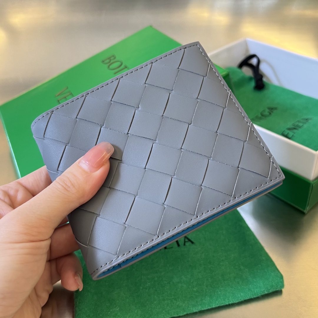 BV 葆蝶 编织双折 双面色 Intrecciato 牛皮革 短夹 长夹 钱包 男款  B5 墨水瓶/淡蓝色 605721VCPQ61249