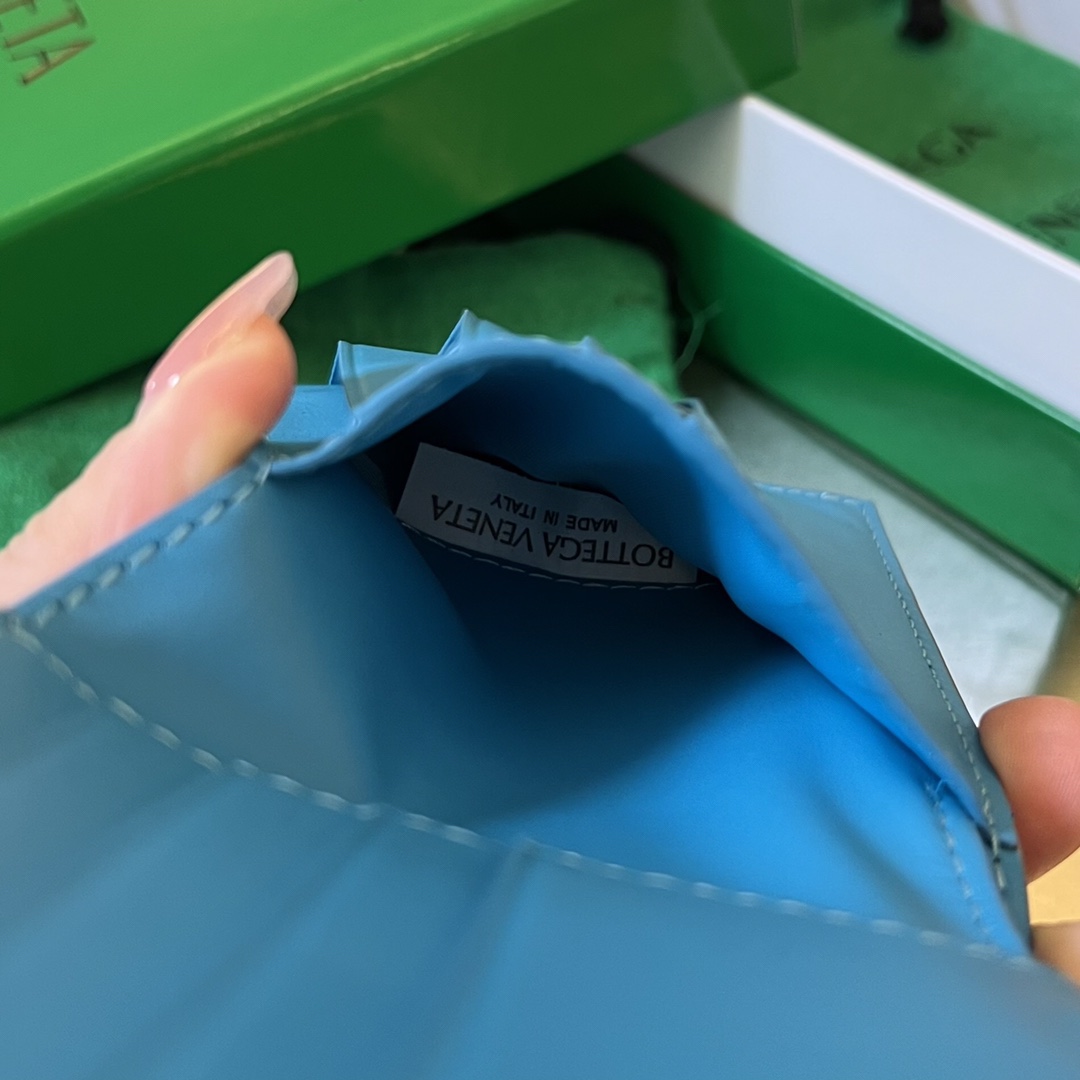 BV 葆蝶 编织双折 双面色 Intrecciato 牛皮革 短夹 长夹 钱包 男款  B5 墨水瓶/淡蓝色 605721VCPQ61249