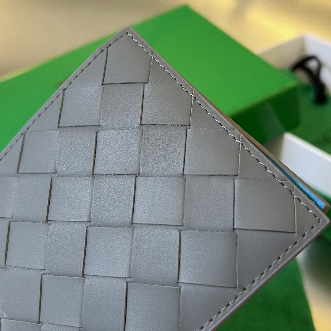 BV 葆蝶 编织双折 双面色 Intrecciato 牛皮革 短夹 长夹 钱包 男款  B5 墨水瓶/淡蓝色 605721VCPQ61249