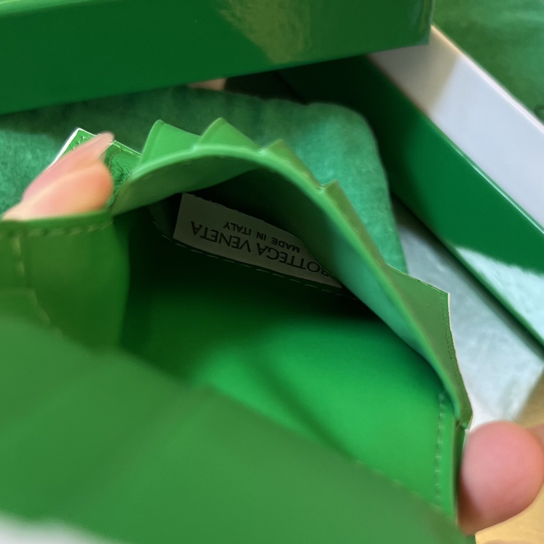 BV 葆蝶 编织双折 双面色 Intrecciato 牛皮革 短夹 长夹 钱包 男款  B5白绿605721VCPQ69037