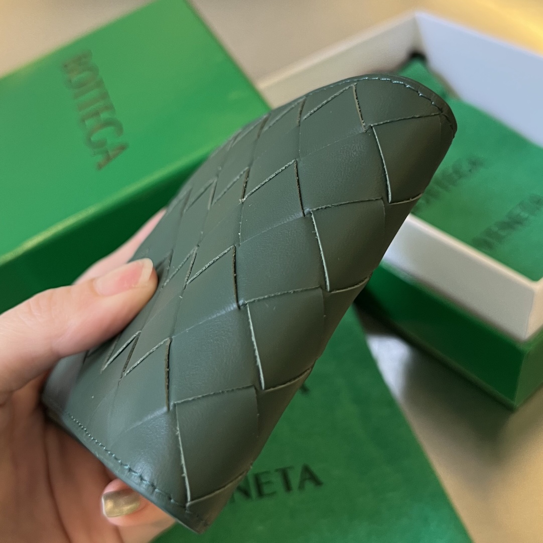 BV 葆蝶 编织双折 双面色 Intrecciato 牛皮革 短夹 长夹 钱包 男款  B5雨树绿拼鼠尾草绿 605721VCPQ61127
