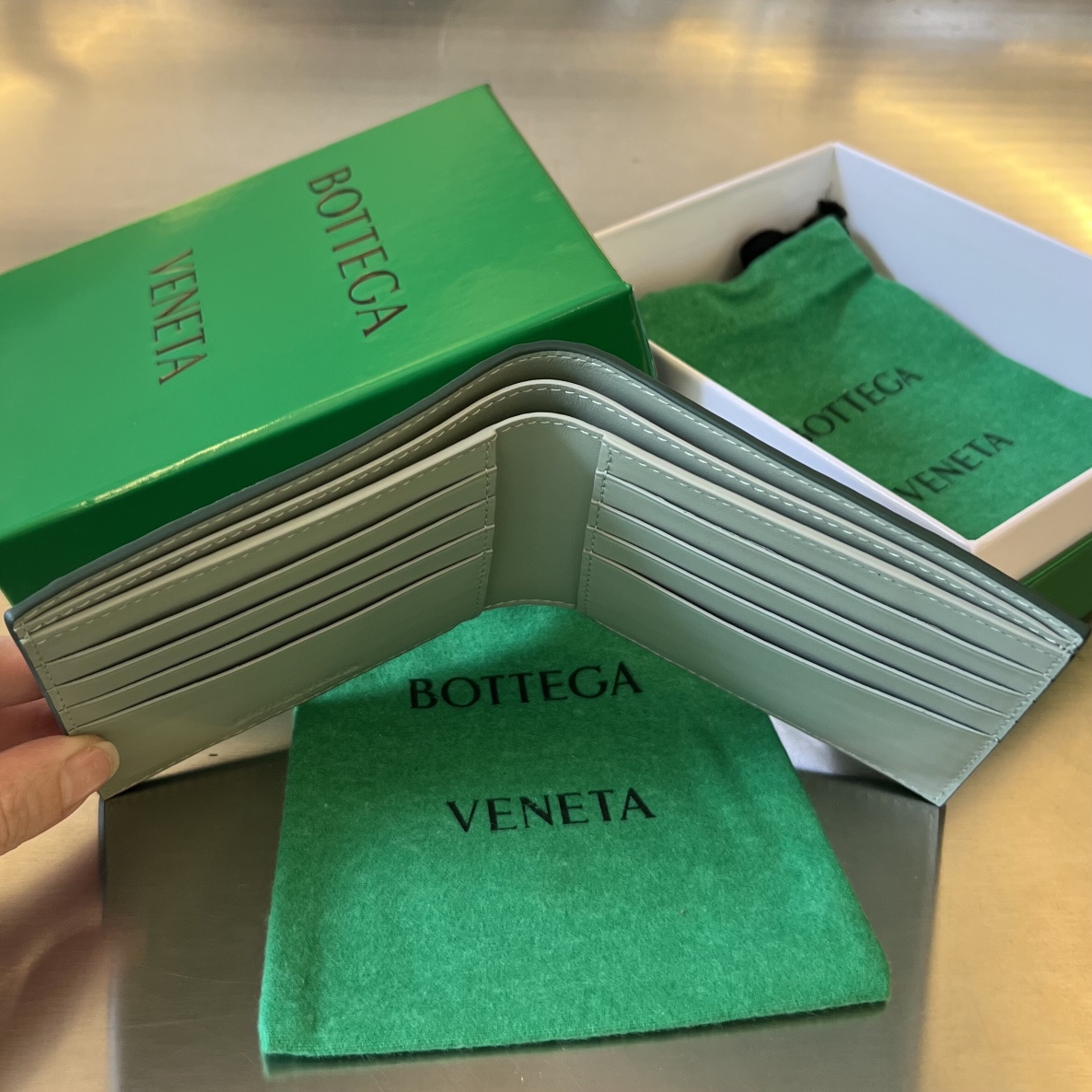 BV 葆蝶 编织双折 双面色 Intrecciato 牛皮革 短夹 长夹 钱包 男款  B5雨树绿拼鼠尾草绿 605721VCPQ61127