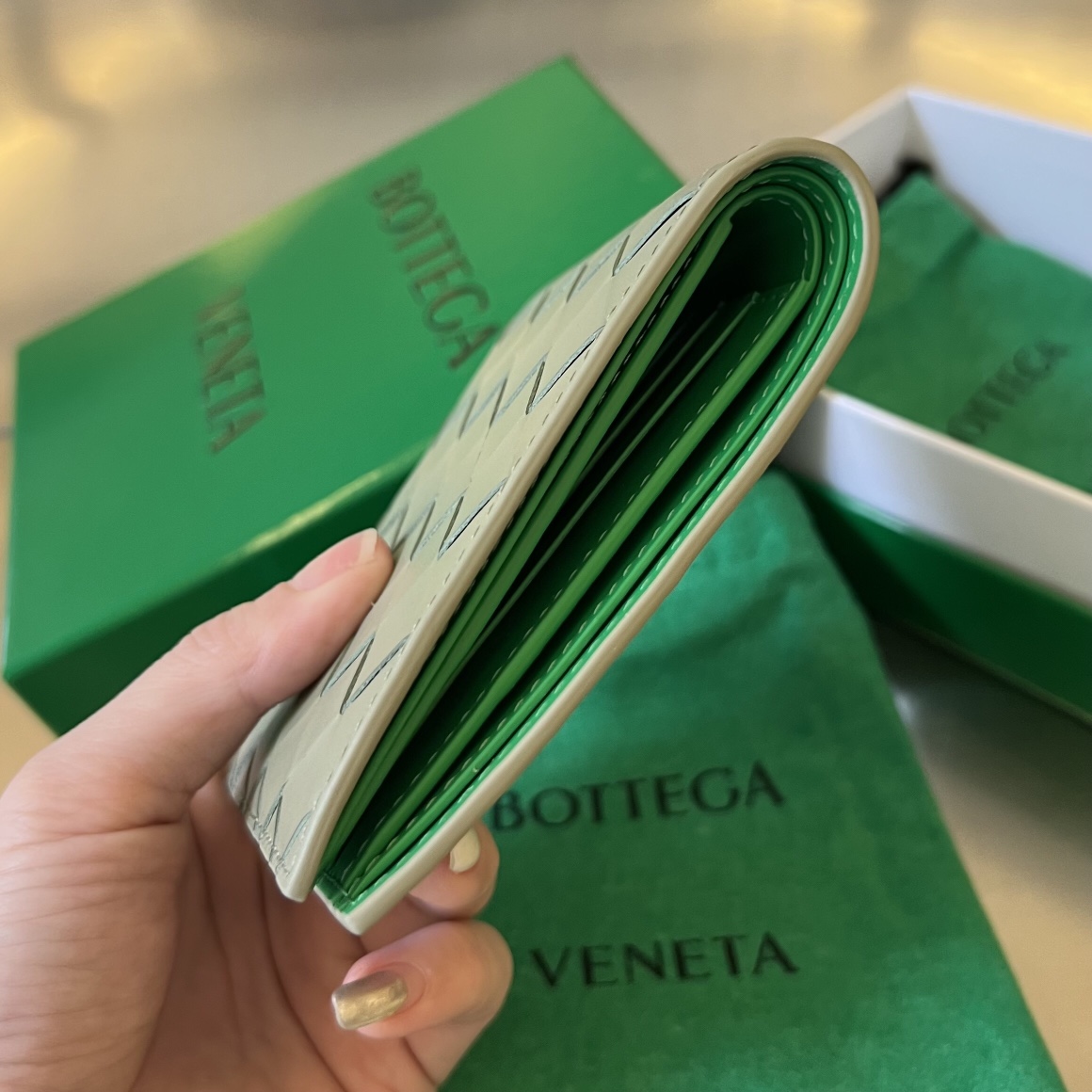 BV 葆蝶 编织双折 双面色 Intrecciato 牛皮革 短夹 长夹 钱包 男款  B5石灰绿色605721 