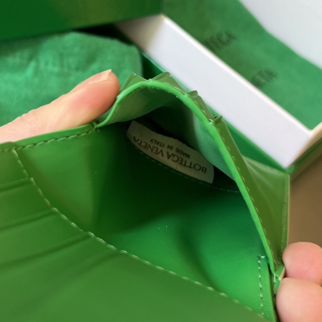 BV 葆蝶 编织双折 双面色 Intrecciato 牛皮革 短夹 长夹 钱包 男款  B5石灰绿色605721 