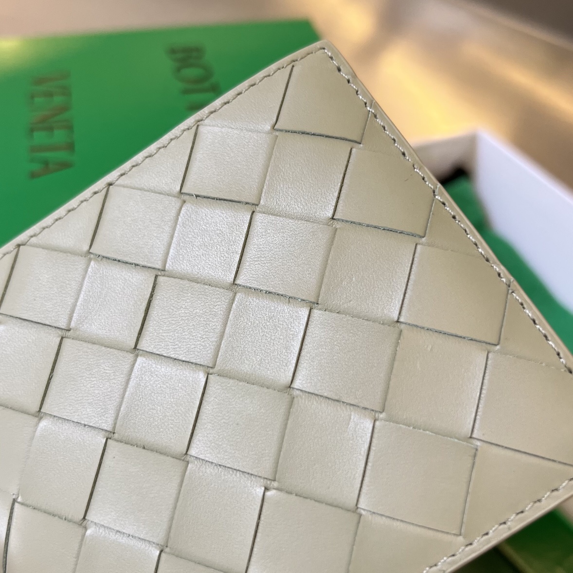 BV 葆蝶 编织双折 双面色 Intrecciato 牛皮革 短夹 长夹 钱包 男款  B5石灰绿色605721 