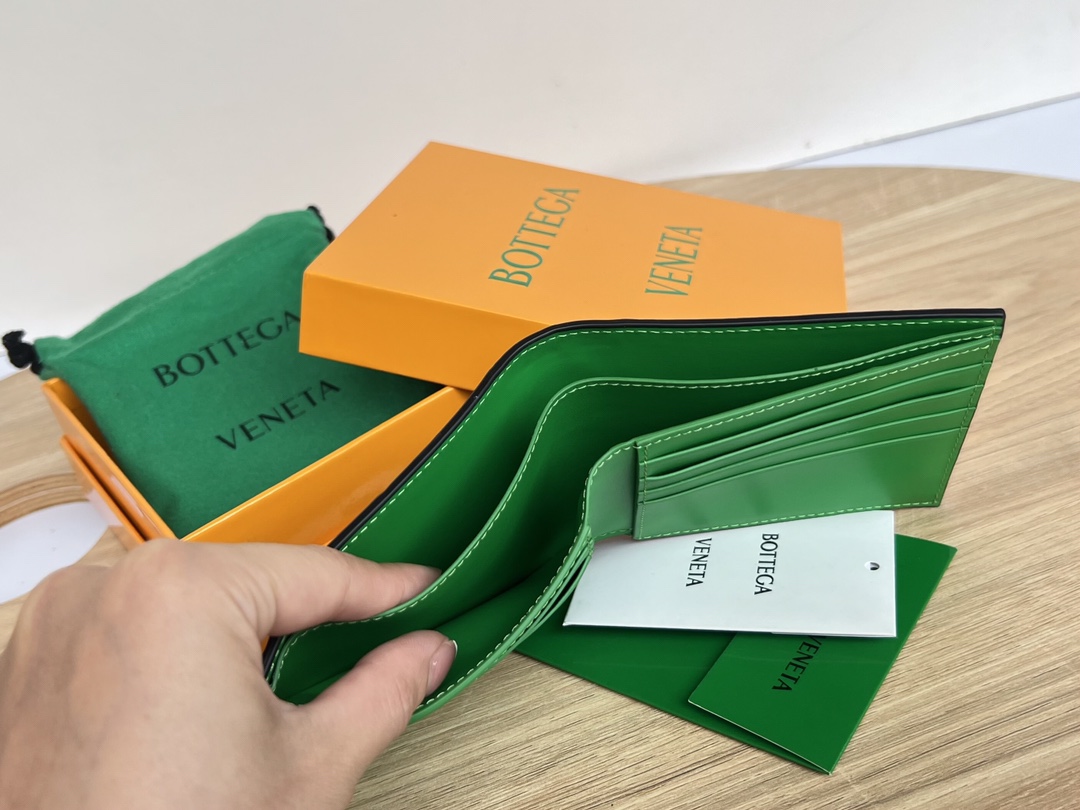 BV 葆蝶 编织双折 双面色 Intrecciato 牛皮革 短夹 长夹 钱包 男款  B5黑色拼草色 749412VCPQ61027