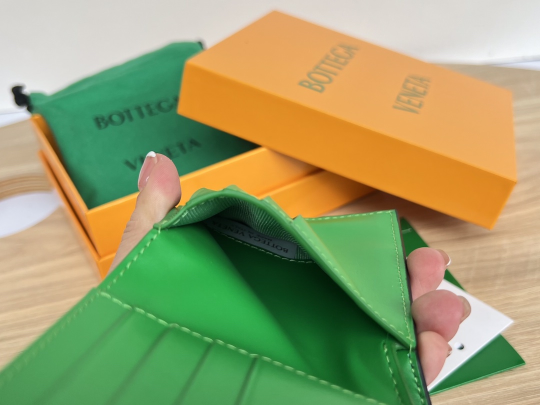 BV 葆蝶 编织双折 双面色 Intrecciato 牛皮革 短夹 长夹 钱包 男款  B5黑色拼草色 749412VCPQ61027