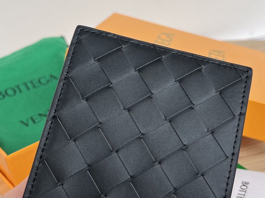 BV 葆蝶 编织双折 双面色 Intrecciato 牛皮革 短夹 长夹 钱包 男款  B5黑蓝 749412 