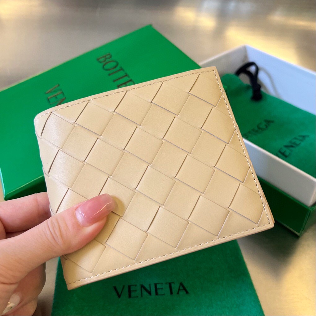 BV 葆蝶 编织双折 Intrecciato 牛皮革 短夹 长夹 钱包 男款  B5燕麦色 605721VCPQ49762