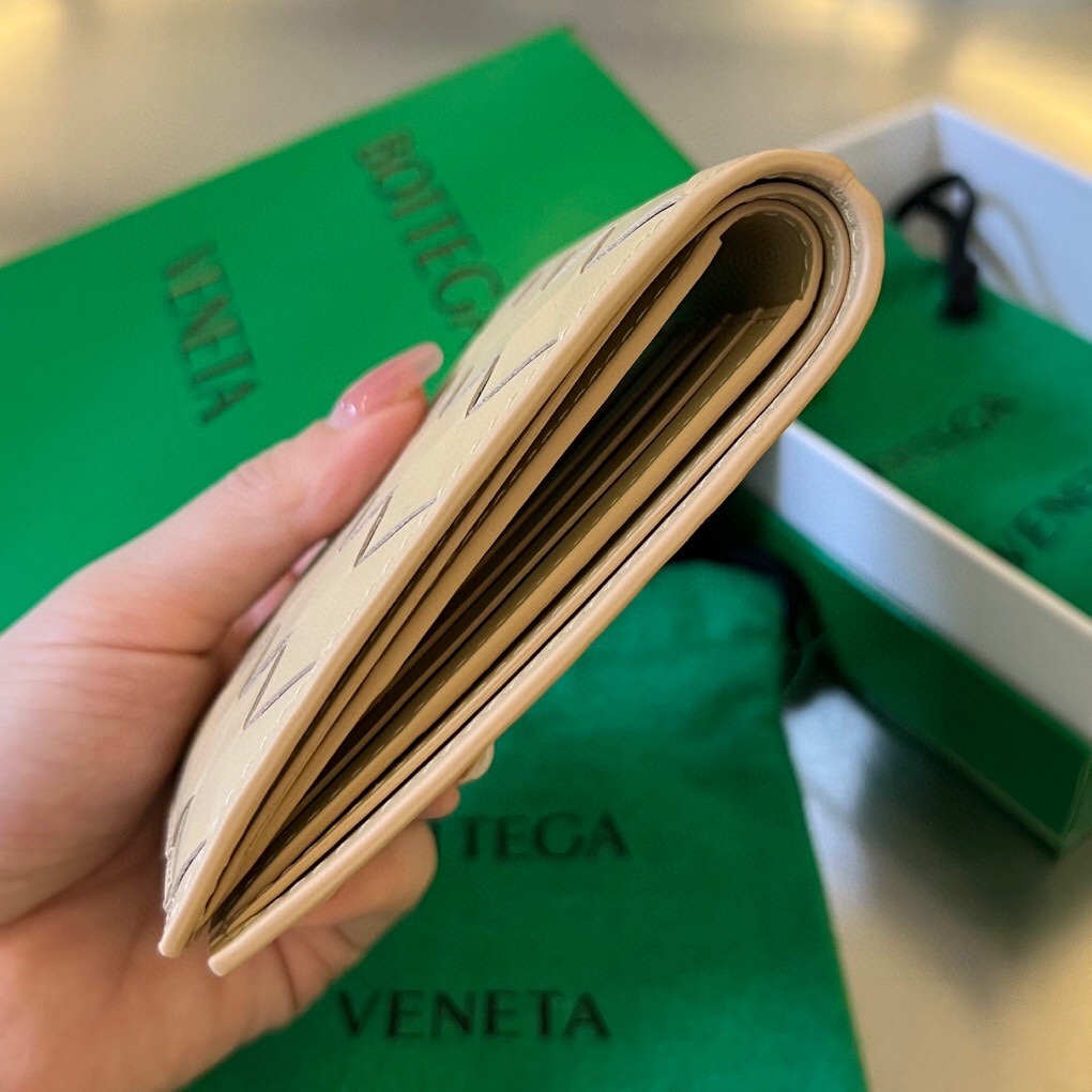 BV 葆蝶 编织双折 Intrecciato 牛皮革 短夹 长夹 钱包 男款  B5燕麦色 605721VCPQ49762