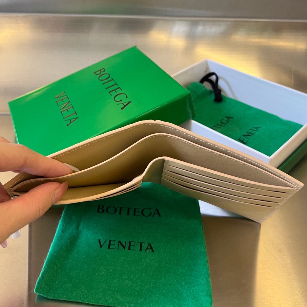 BV 葆蝶 编织双折 Intrecciato 牛皮革 短夹 长夹 钱包 男款  B5燕麦色 605721VCPQ49762