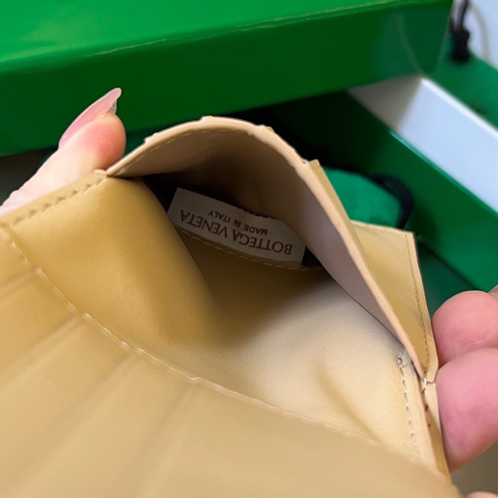 BV 葆蝶 编织双折 Intrecciato 牛皮革 短夹 长夹 钱包 男款  B5燕麦色 605721VCPQ49762