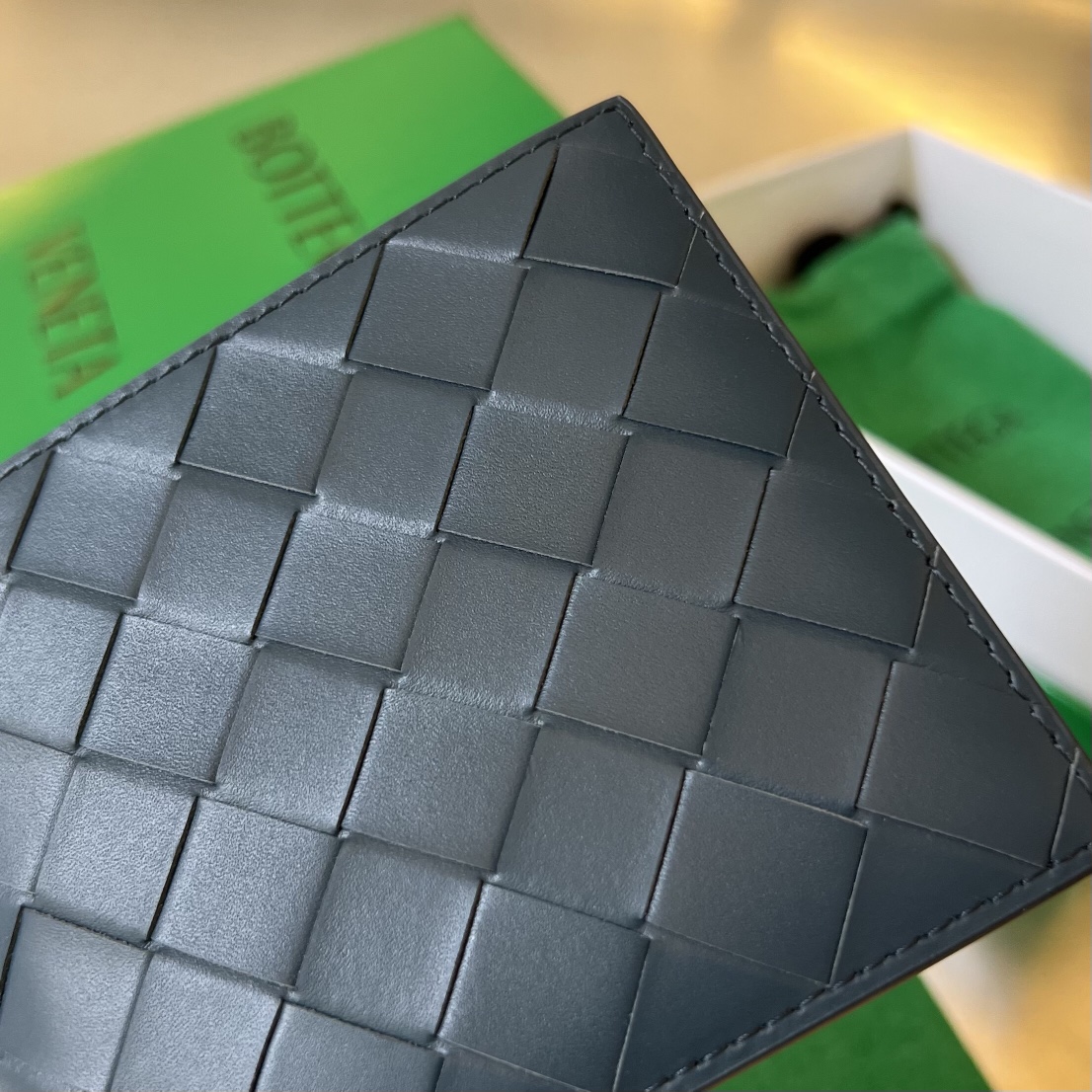 BV 葆蝶 编织双折 Intrecciato 牛皮革 短夹 长夹 钱包 男款  B5海军蓝 743211VCPQ48838