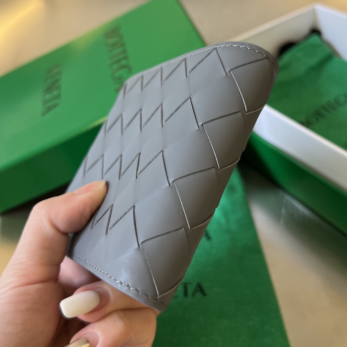 BV 葆蝶 编织双折 Intrecciato 牛皮革 短夹 长夹 钱包 男款  B5灰色 605721VCPQ41242