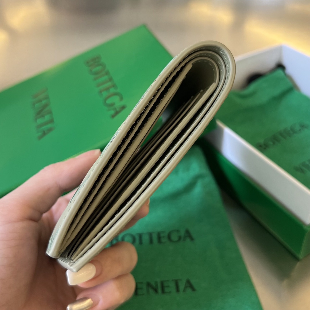 BV 葆蝶 编织双折 Intrecciato 牛皮革 短夹 长夹 钱包 男款  B5洞石绿 605721VCPQ42919