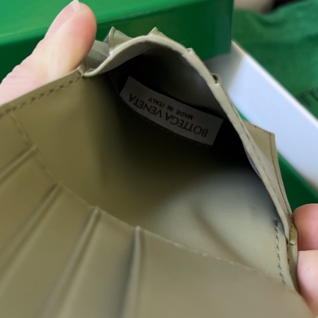 BV 葆蝶 编织双折 Intrecciato 牛皮革 短夹 长夹 钱包 男款  B5洞石绿 605721VCPQ42919