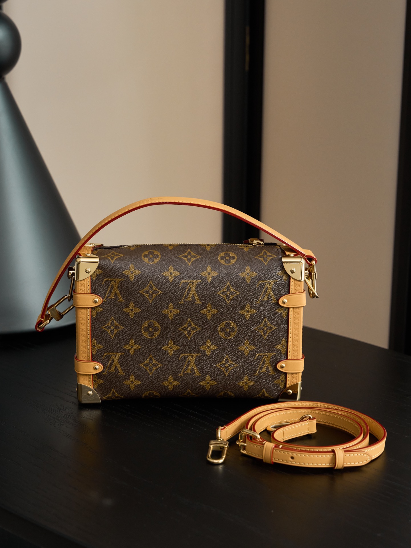  LOUIS VUITTON 路易威登 LV Side Trunk 谷爱凌 可拆卸肩带 LV牛皮革 斜挎包 单肩包 双肩包 水桶 手提包 褐色 M46358