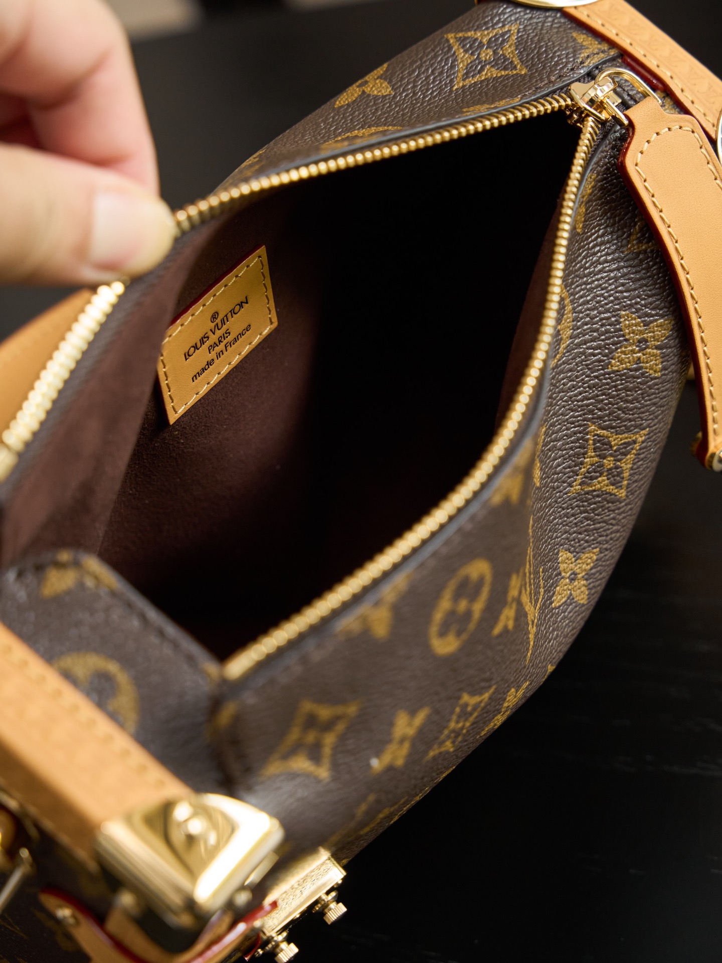  LOUIS VUITTON 路易威登 LV Side Trunk 谷爱凌 可拆卸肩带 LV牛皮革 斜挎包 单肩包 双肩包 水桶 手提包 褐色 M46358