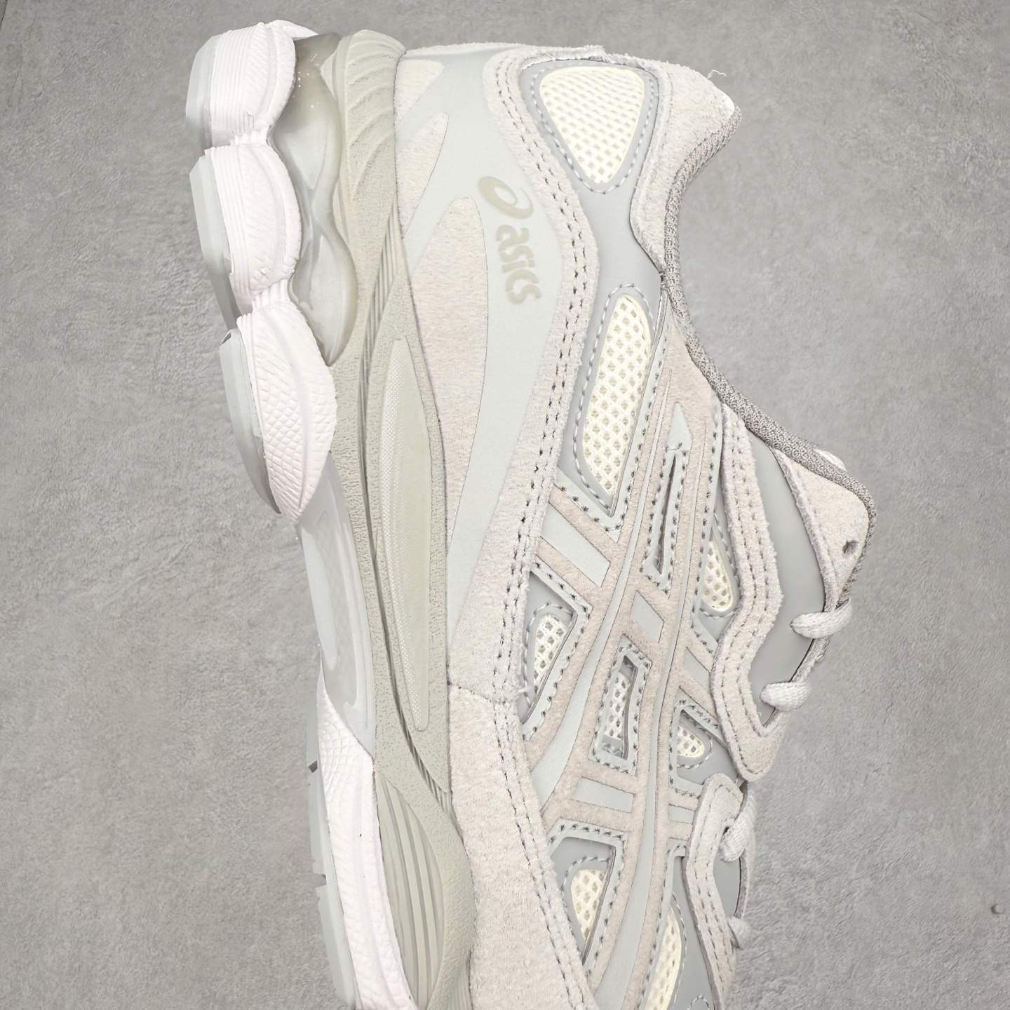 新版  ASICS GEL-NYC  亚瑟士 低筒 减震 户外 运动鞋 跑步鞋  休闲鞋 板鞋 男女同款波鞋   灰白 1203A663101