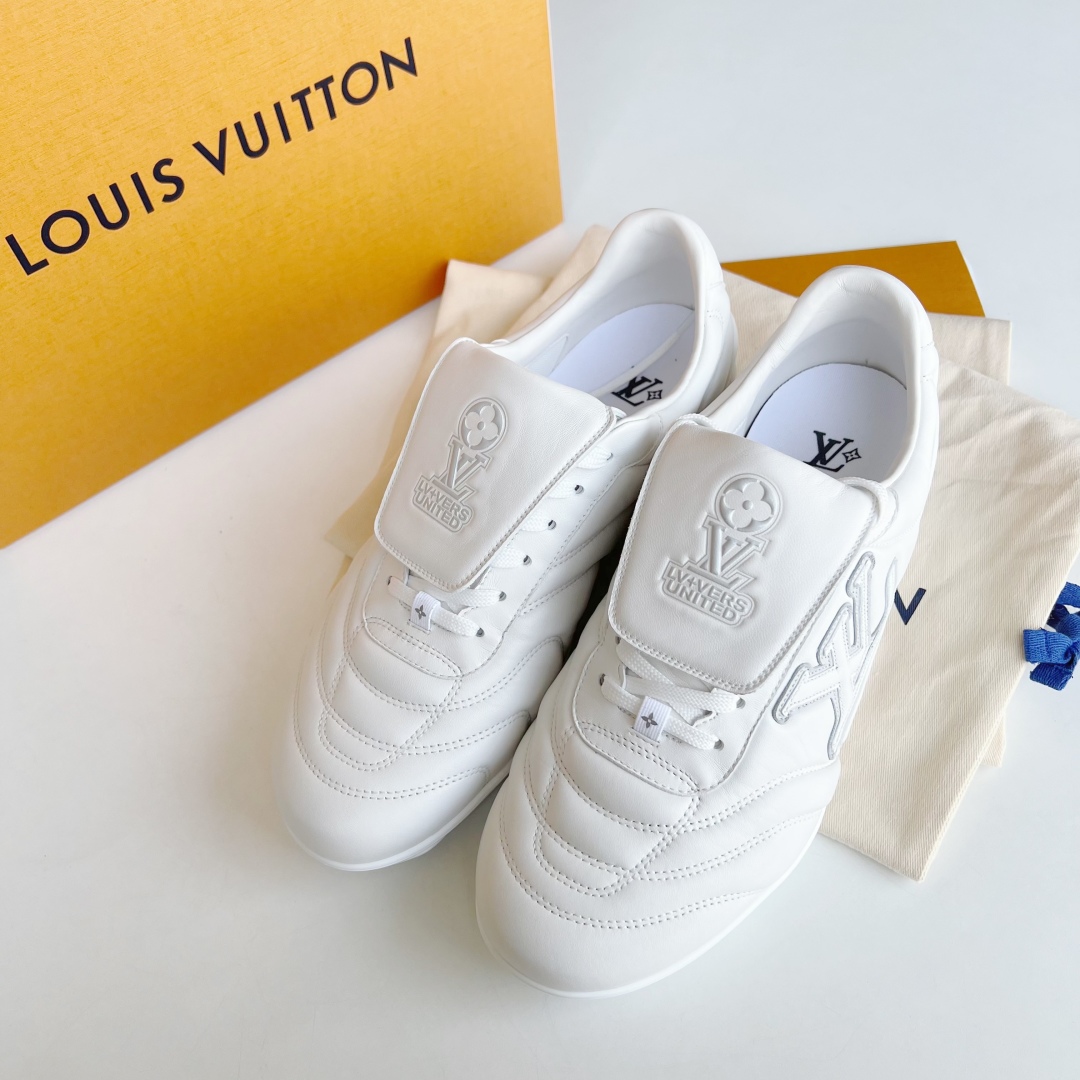Louis Vuitton Footprint  LV  足球鞋 路易威登 低筒 休闲鞋 板鞋 运动鞋 波鞋 男鞋 白色 版型偏大一码.