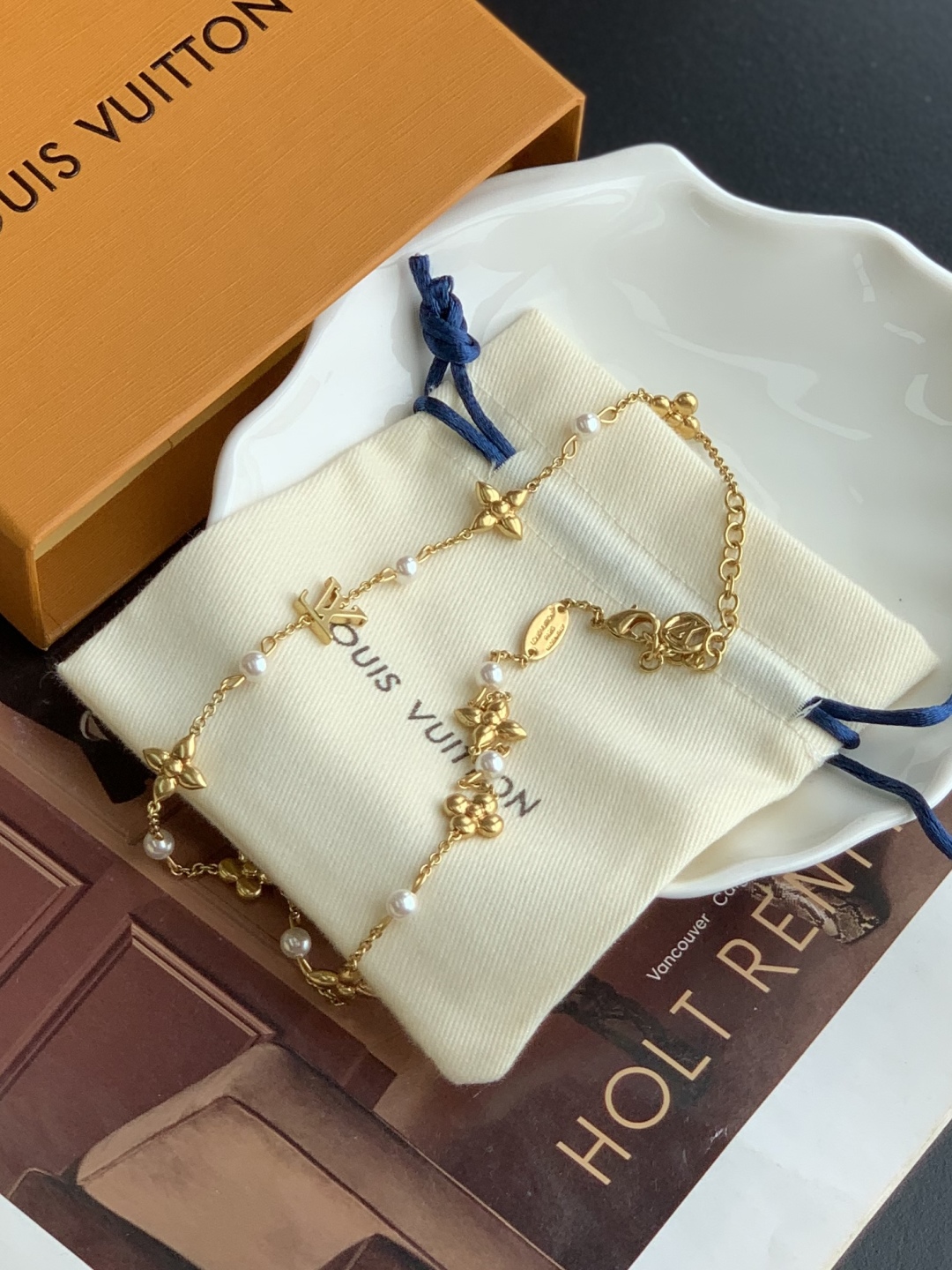 LV Monogram 字母花卉装饰 金属 树脂 珍珠 项链 女款 46CM  M01610金色